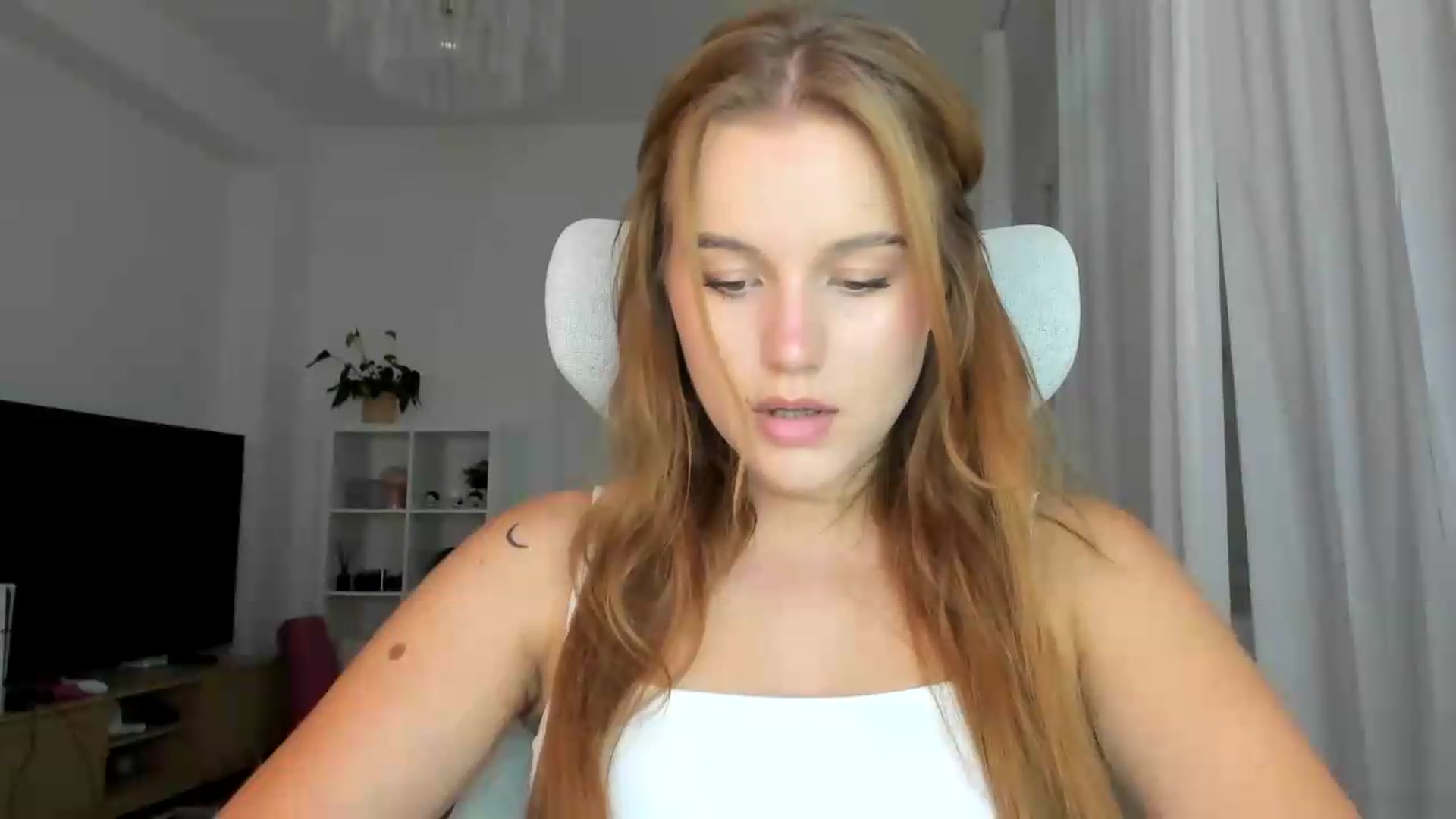 Gallery image thumbnail from Lia_lisia's myfreecams stream on, 07/16/2026, 14:07 image 8 of 20