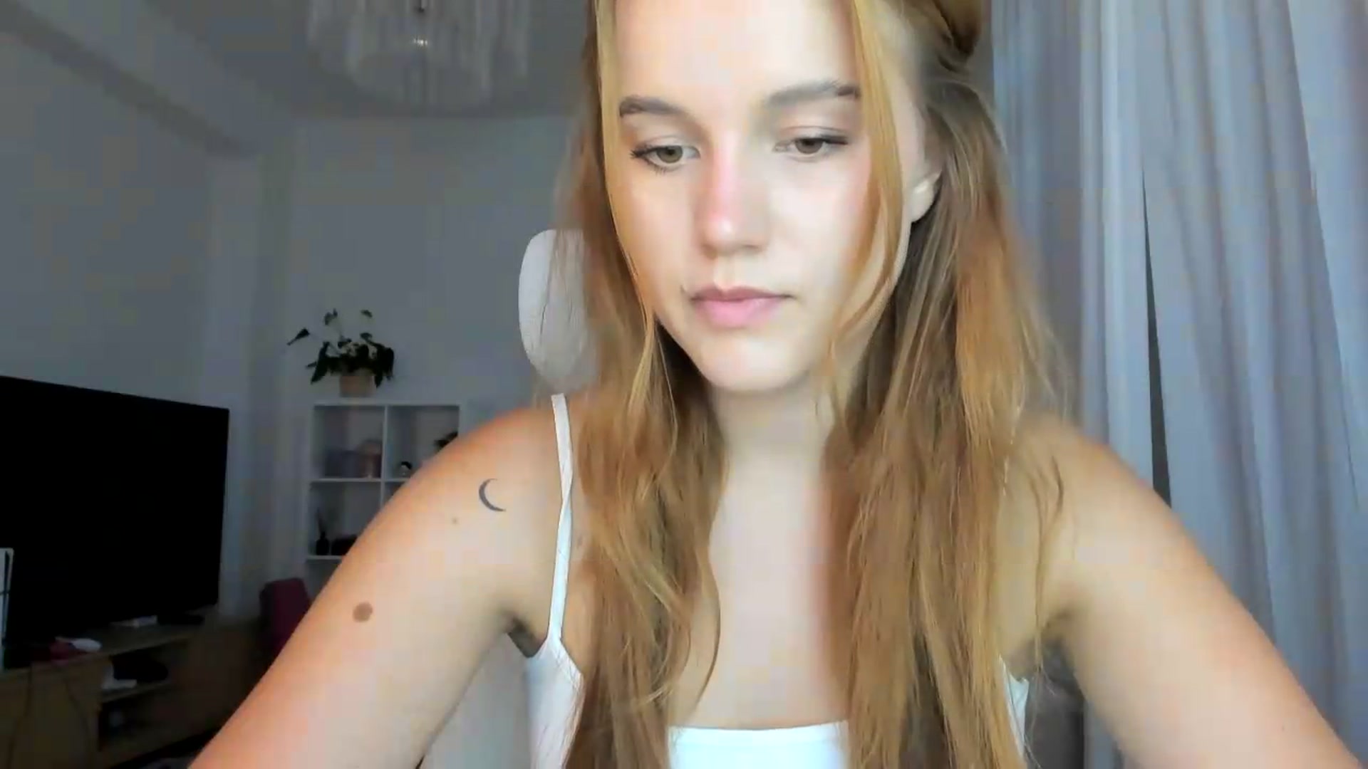 Gallery image thumbnail from Lia_lisia's myfreecams stream on, 07/16/2026, 14:07 image 20 of 20