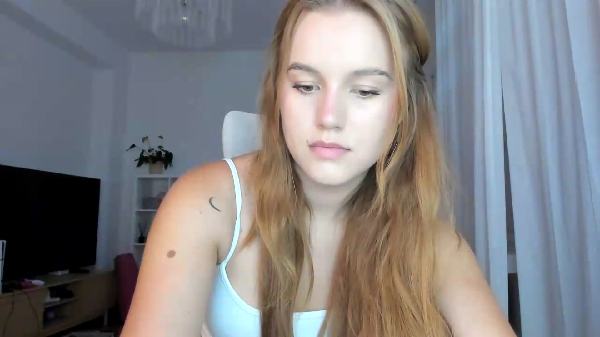 Gallery image thumbnail from Lia_lisia's myfreecams stream on, 07/16/2026, 14:07 image 17 of 20
