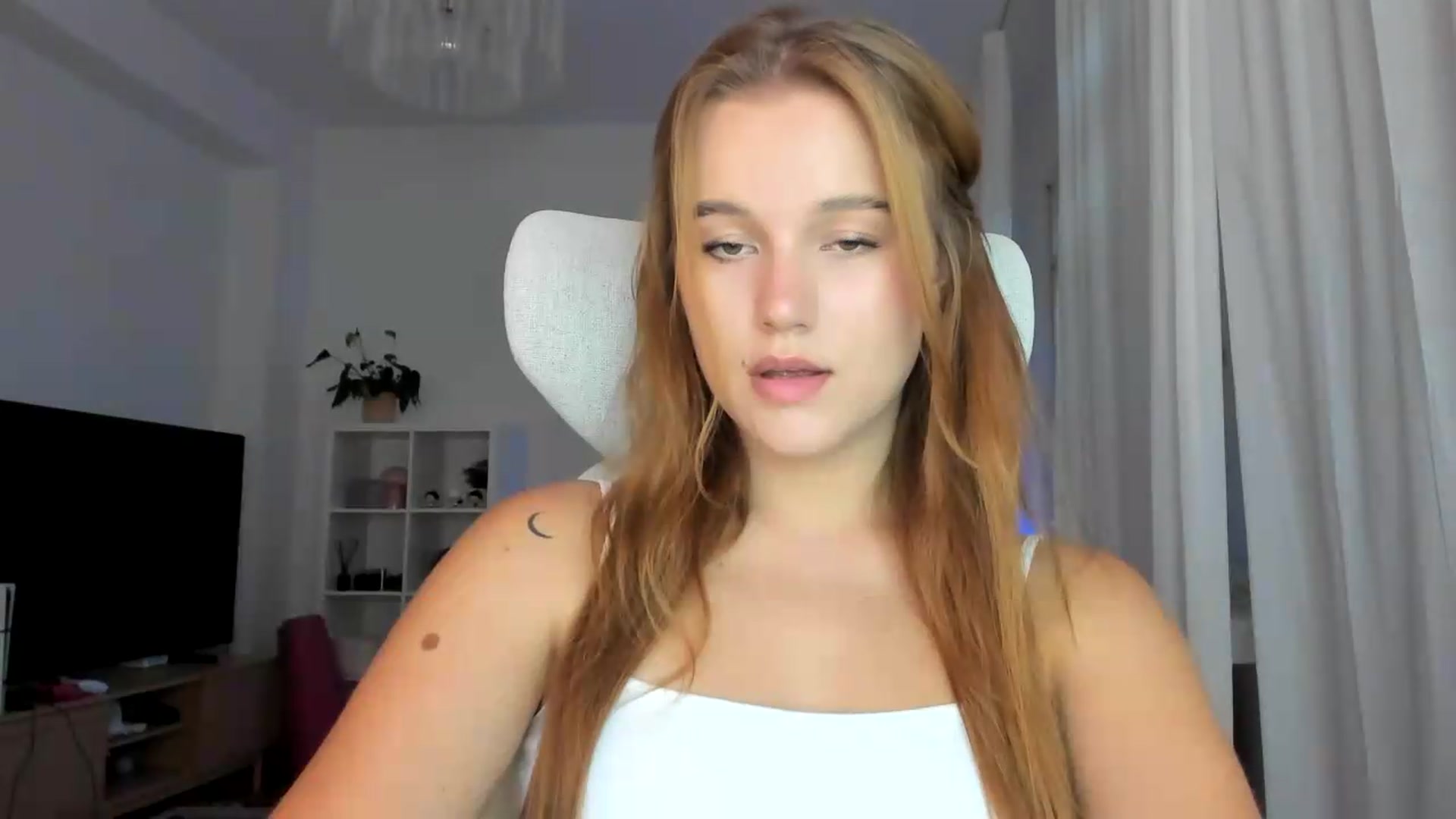 Gallery image thumbnail from Lia_lisia's myfreecams stream on, 07/16/2026, 14:07 image 2 of 20