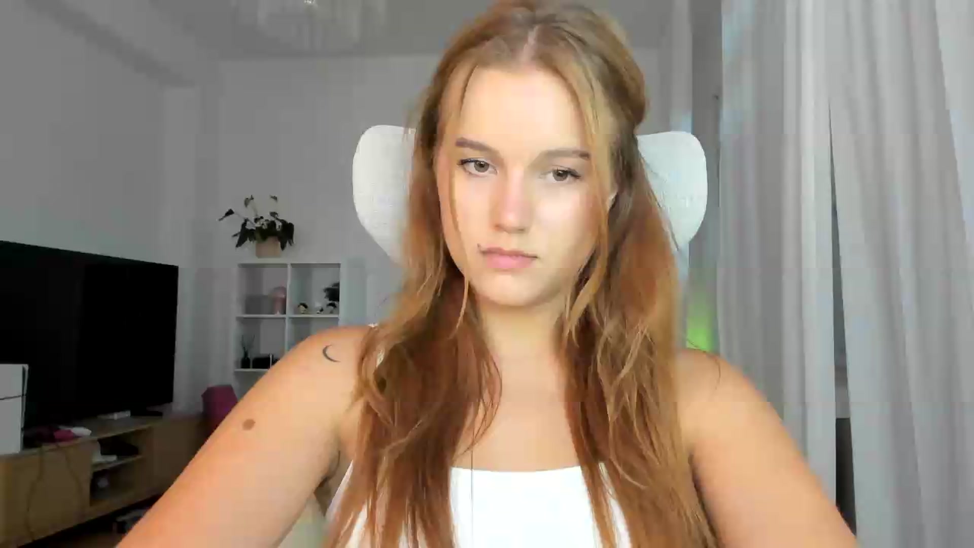 Gallery image thumbnail from Lia_lisia's myfreecams stream on, 07/16/2026, 15:32 image 1 of 20