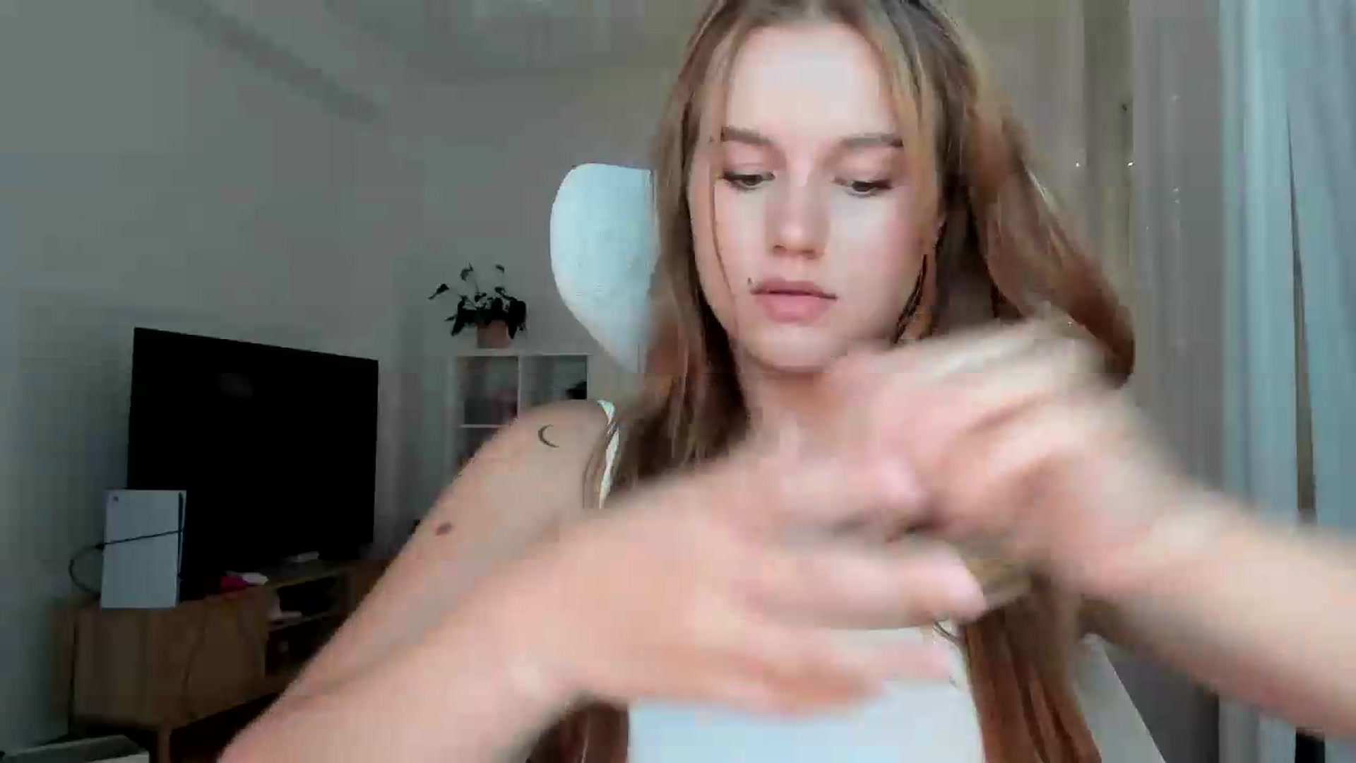 Gallery image thumbnail from Lia_lisia's myfreecams stream on, 07/16/2026, 17:35 image 14 of 20