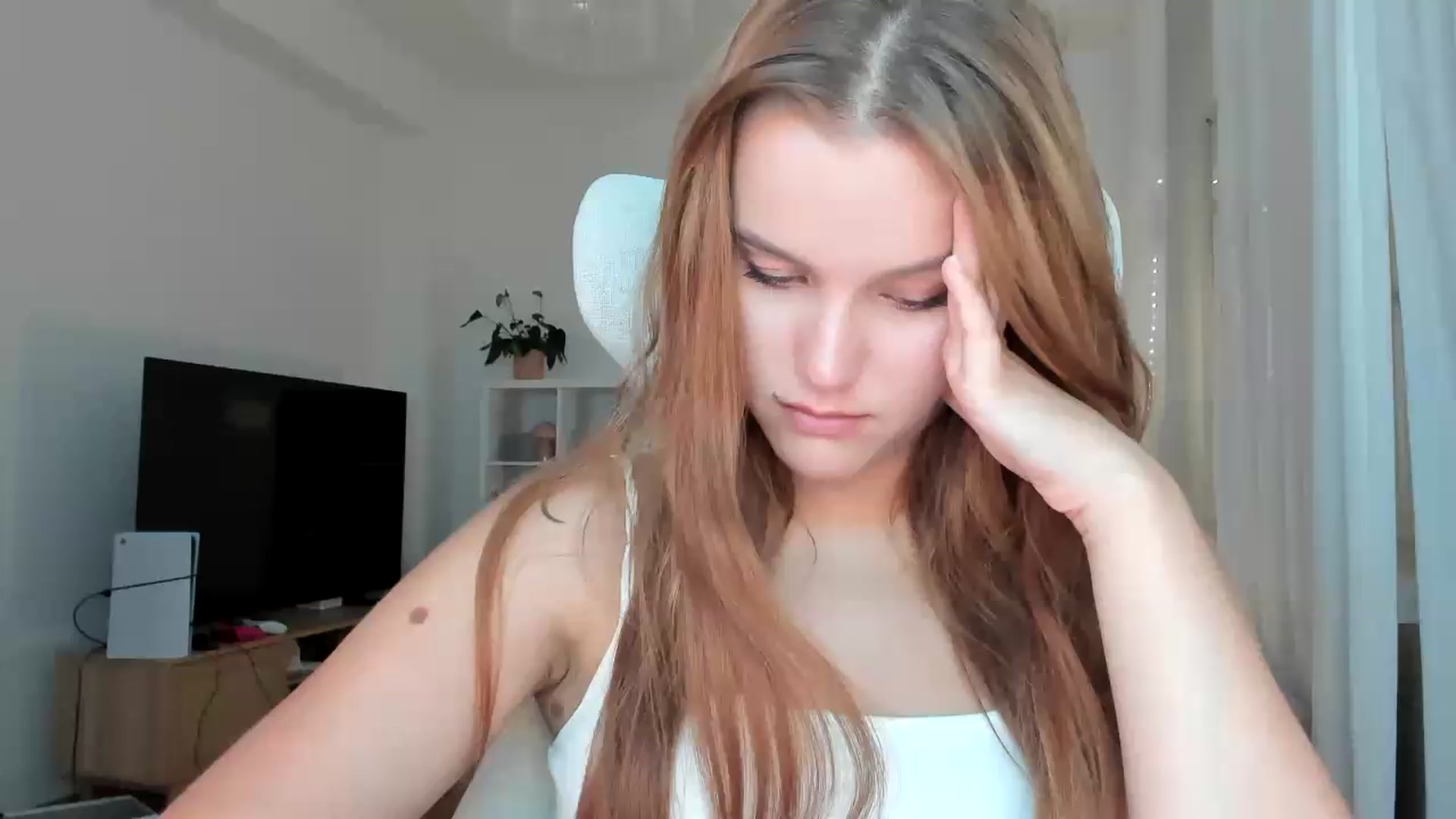 Gallery image thumbnail from Lia_lisia's myfreecams stream on, 07/16/2026, 17:35 image 17 of 20