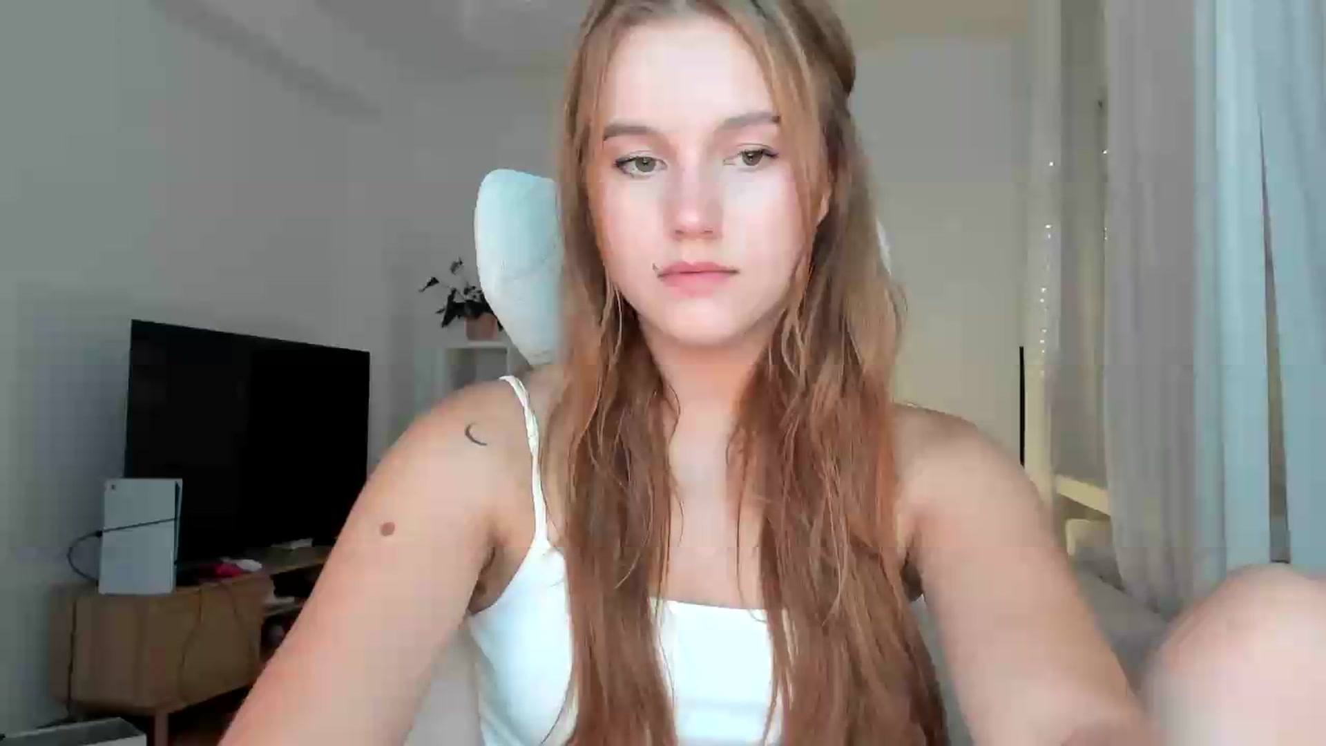 Gallery image thumbnail from Lia_lisia's myfreecams stream on, 07/16/2026, 17:35 image 1 of 20