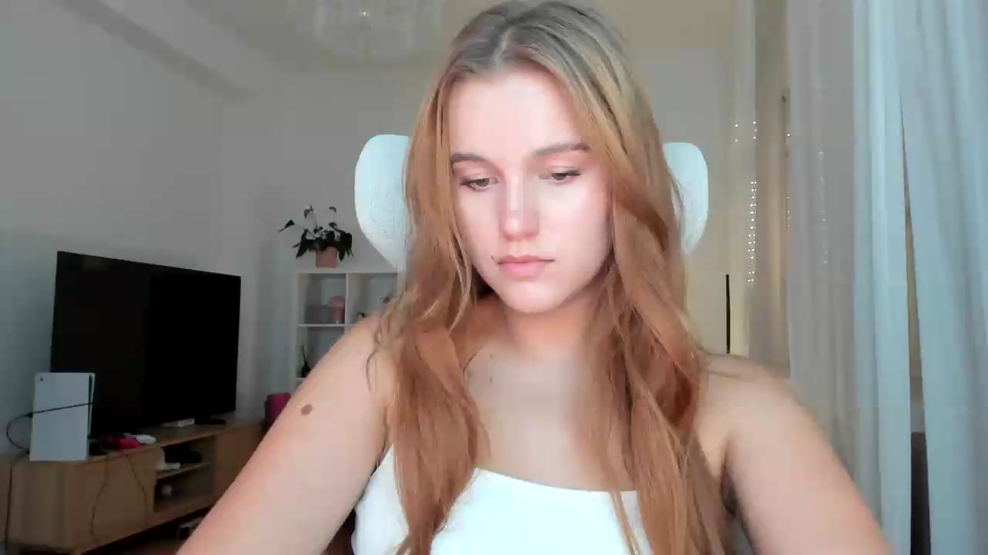 Gallery image thumbnail from Lia_lisia's myfreecams stream on, 07/16/2026, 17:55 image 20 of 20