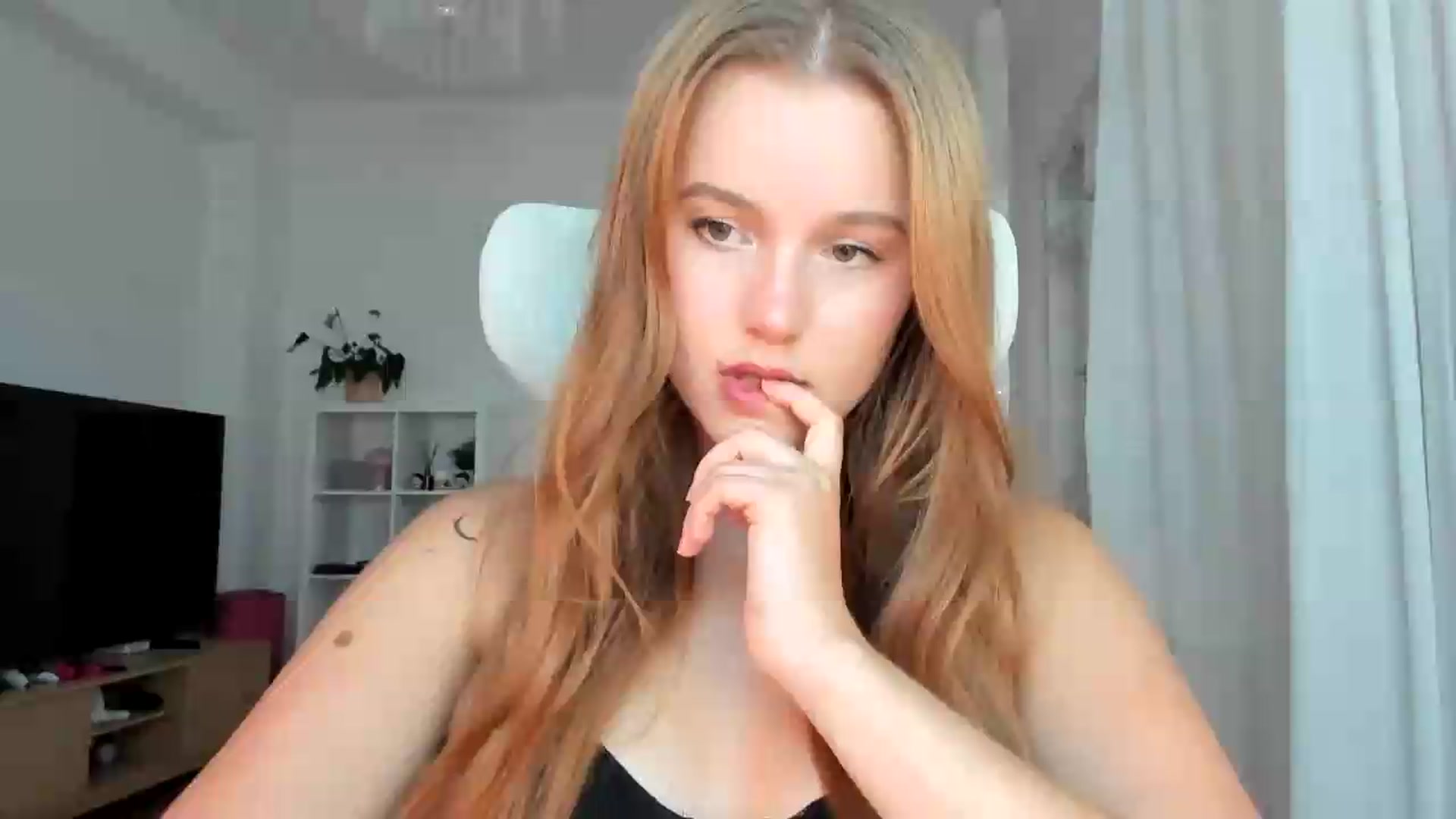 Gallery image thumbnail from Lia_lisia's myfreecams stream on, 07/21/2026, 15:59 image 1 of 20