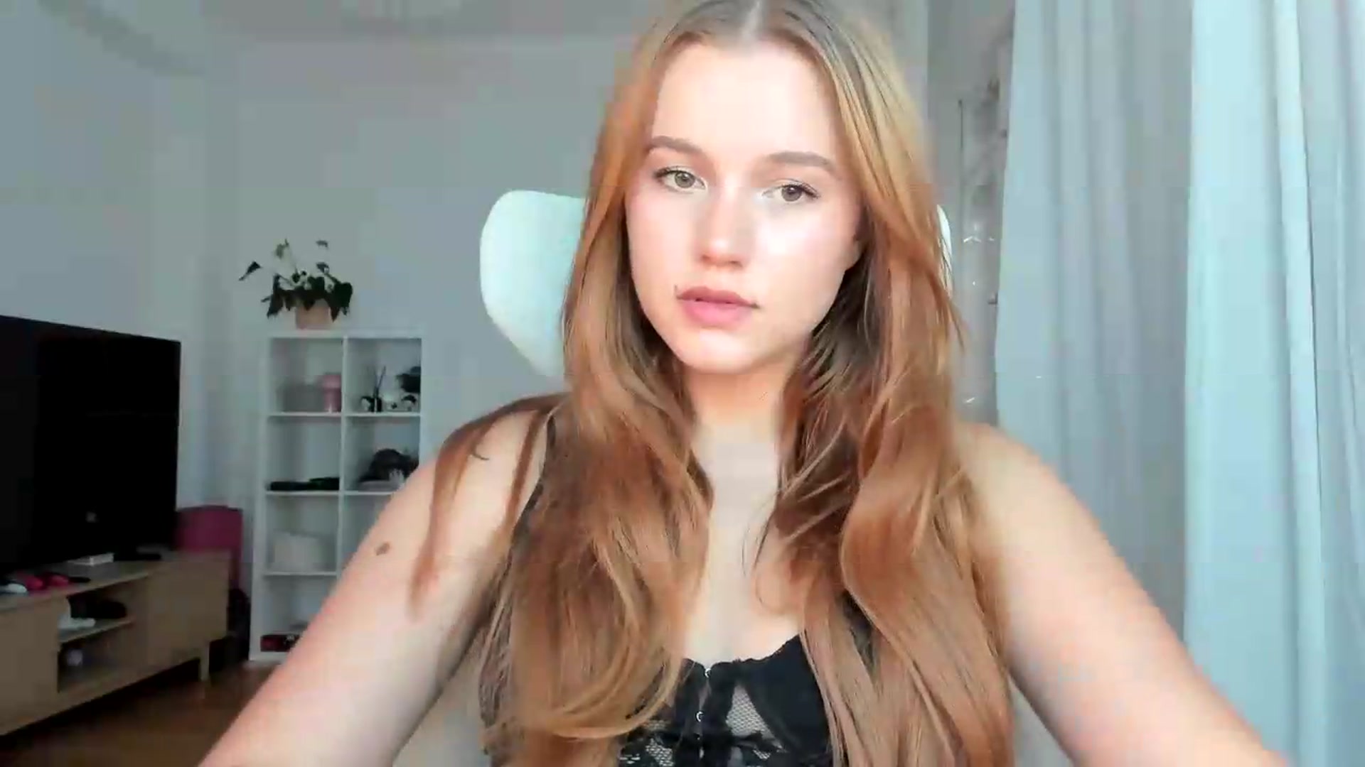 Gallery image thumbnail from Lia_lisia's myfreecams stream on, 07/21/2026, 15:59 image 18 of 20