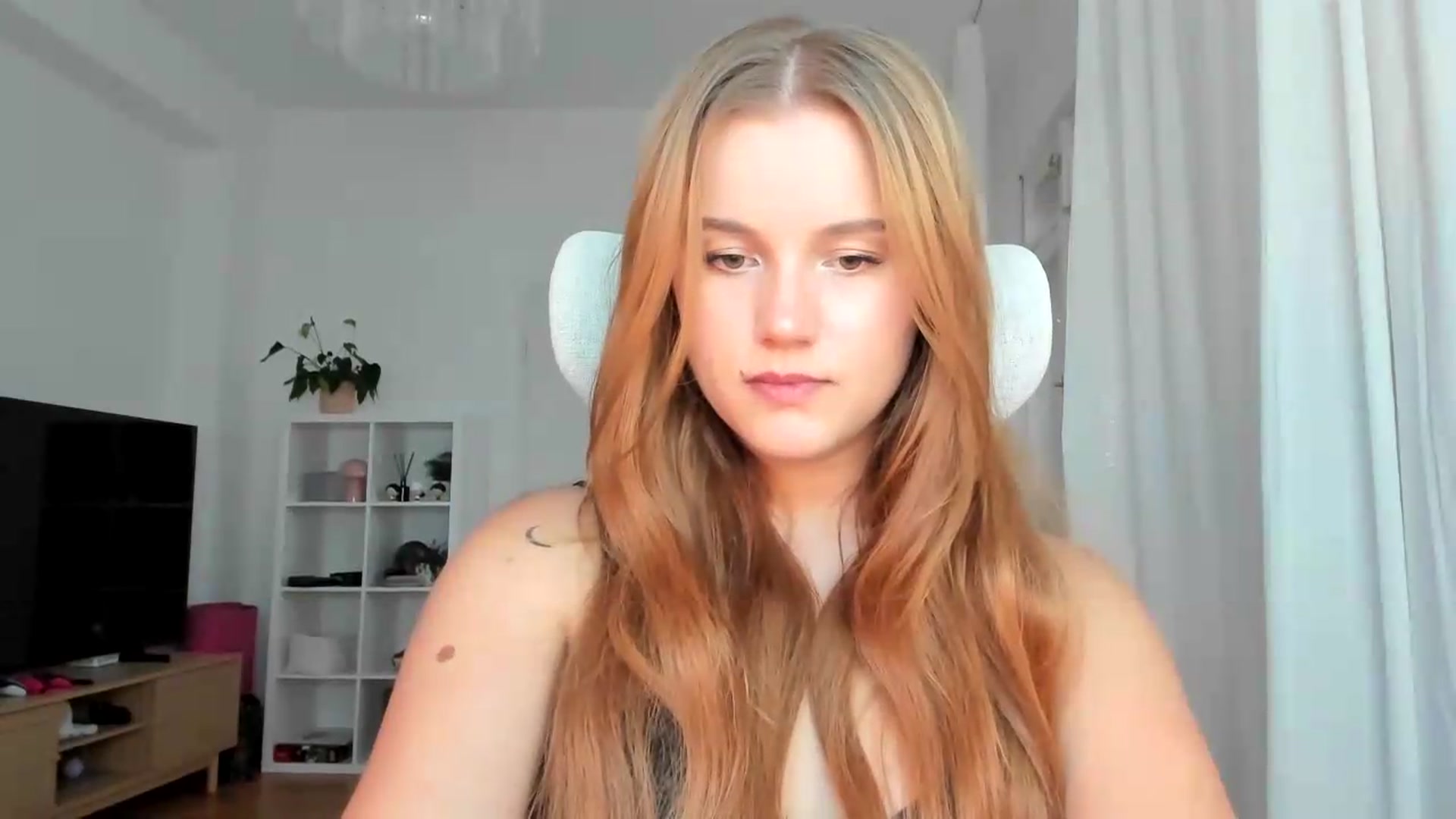 Gallery image thumbnail from Lia_lisia's myfreecams stream on, 07/21/2026, 15:59 image 13 of 20