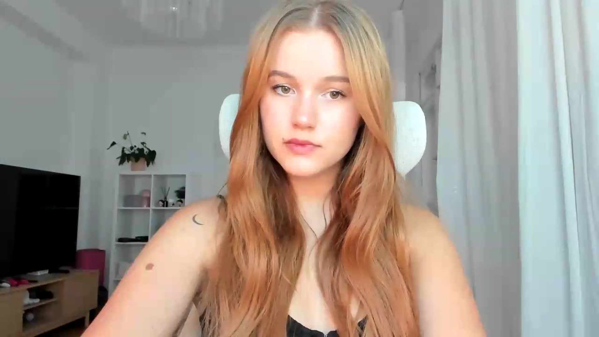 Gallery image thumbnail from Lia_lisia's myfreecams stream on, 07/21/2026, 15:59 image 3 of 20