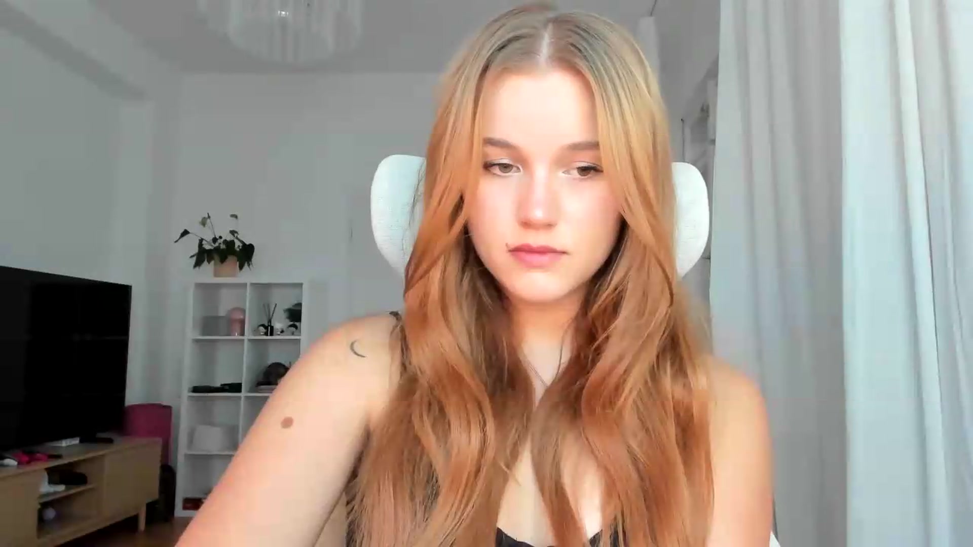 Gallery image thumbnail from Lia_lisia's myfreecams stream on, 07/21/2026, 15:59 image 9 of 20