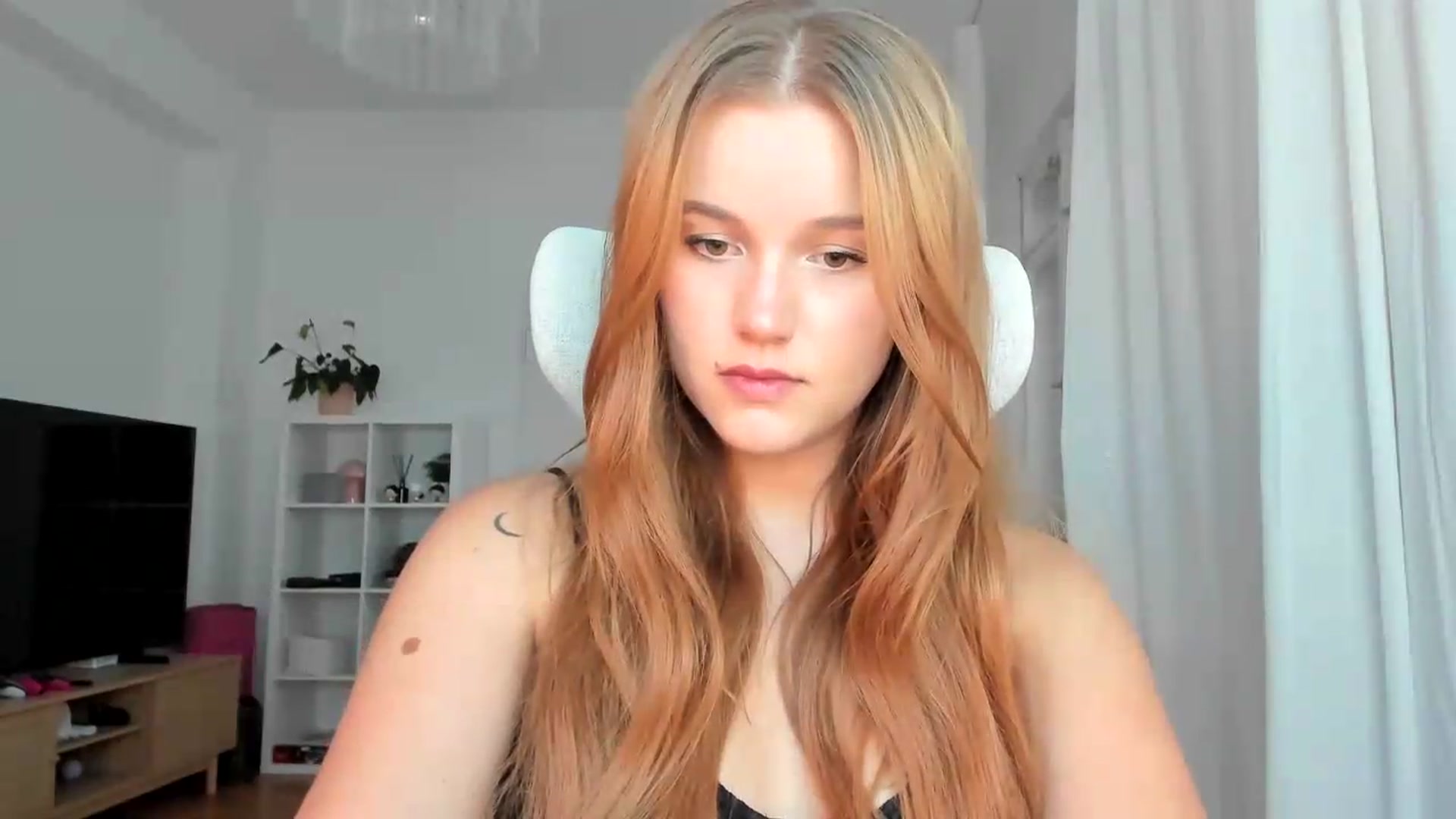 Gallery image thumbnail from Lia_lisia's myfreecams stream on, 07/21/2026, 15:59 image 5 of 20