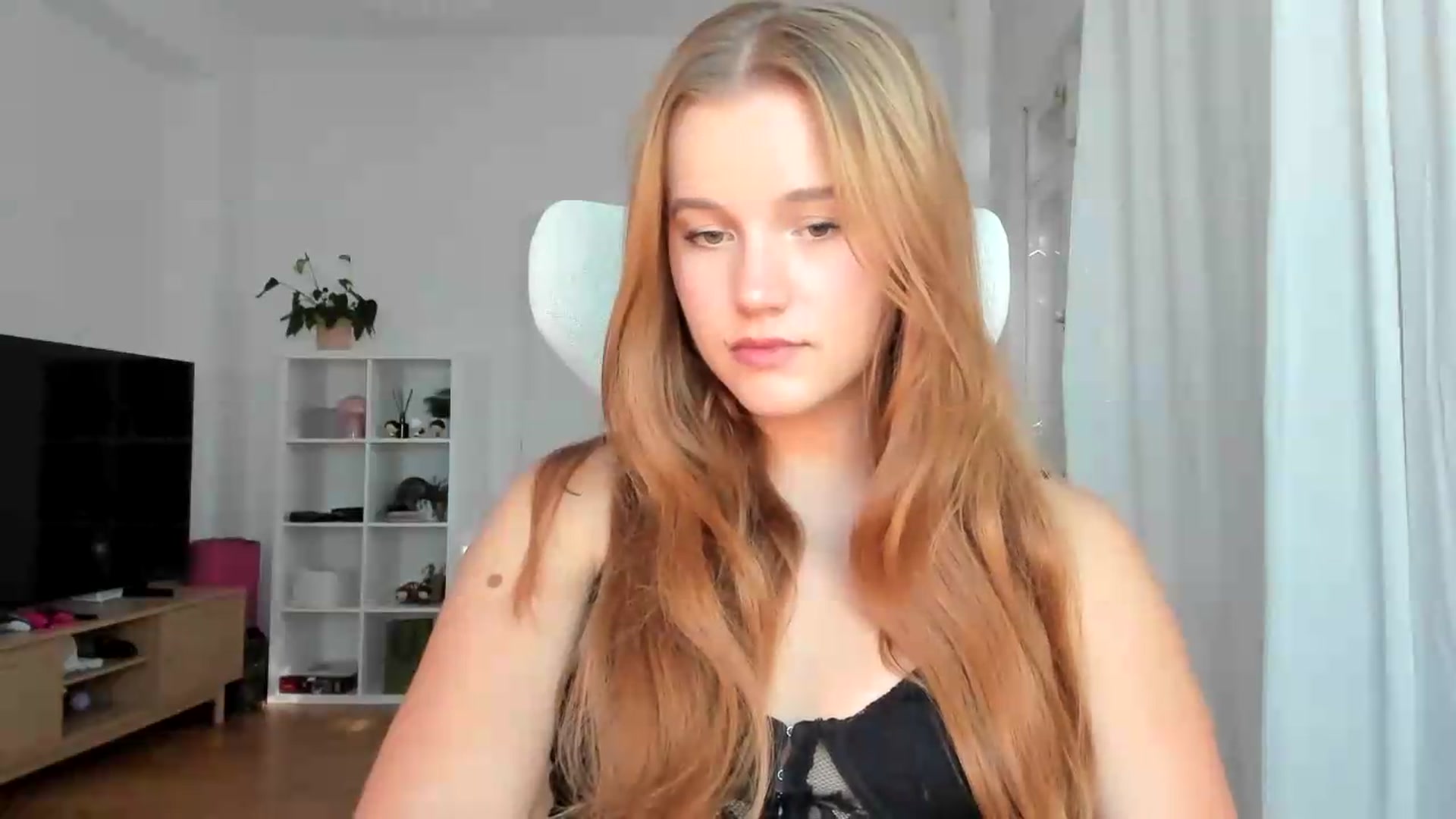 Gallery image thumbnail from Lia_lisia's myfreecams stream on, 07/21/2026, 15:59 image 20 of 20