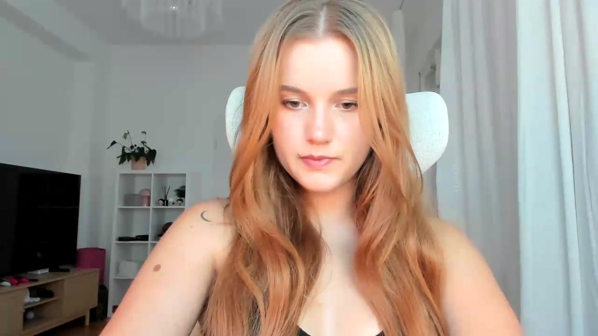Gallery image thumbnail from Lia_lisia's myfreecams stream on, 07/21/2026, 15:59 image 15 of 20