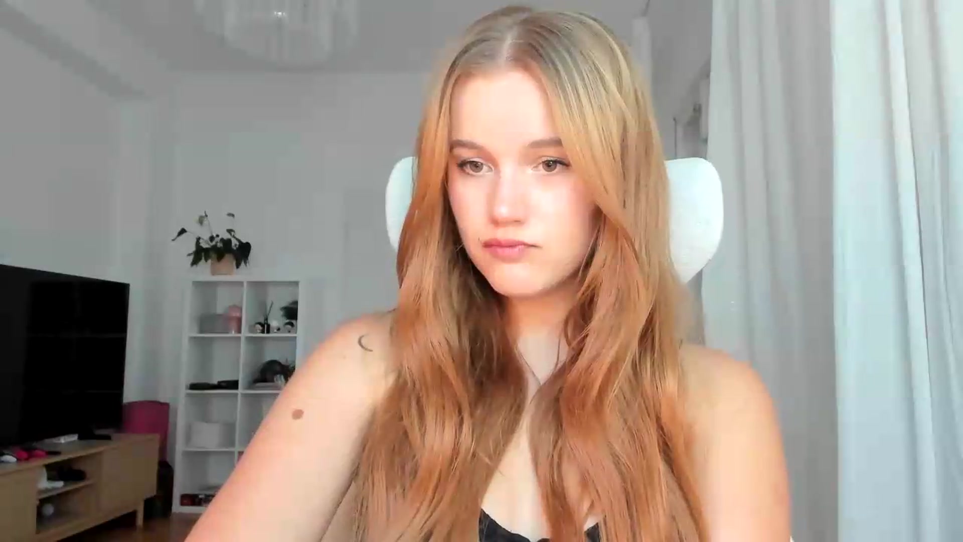 Gallery image thumbnail from Lia_lisia's myfreecams stream on, 07/21/2026, 15:59 image 7 of 20