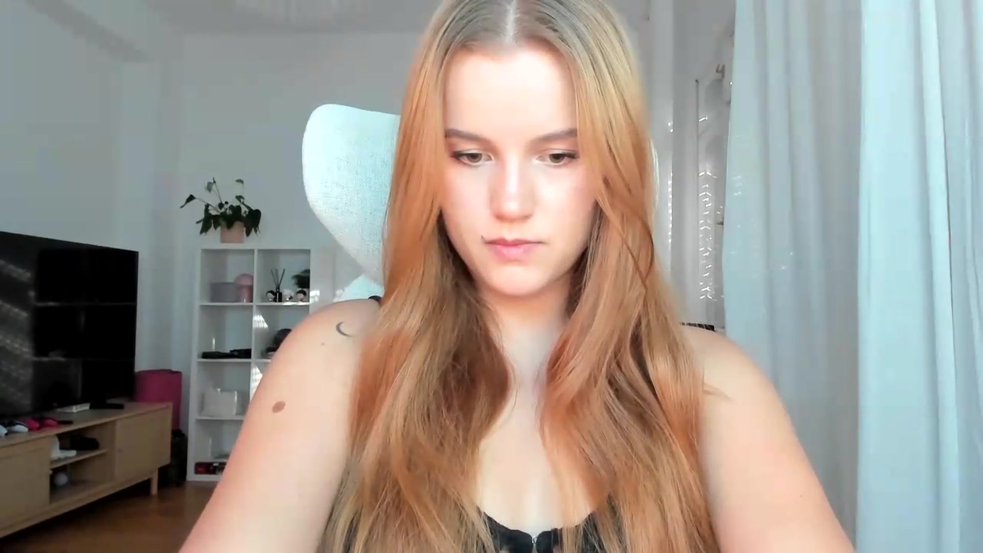 Gallery image thumbnail from Lia_lisia's myfreecams stream on, 07/21/2026, 16:49 image 9 of 20