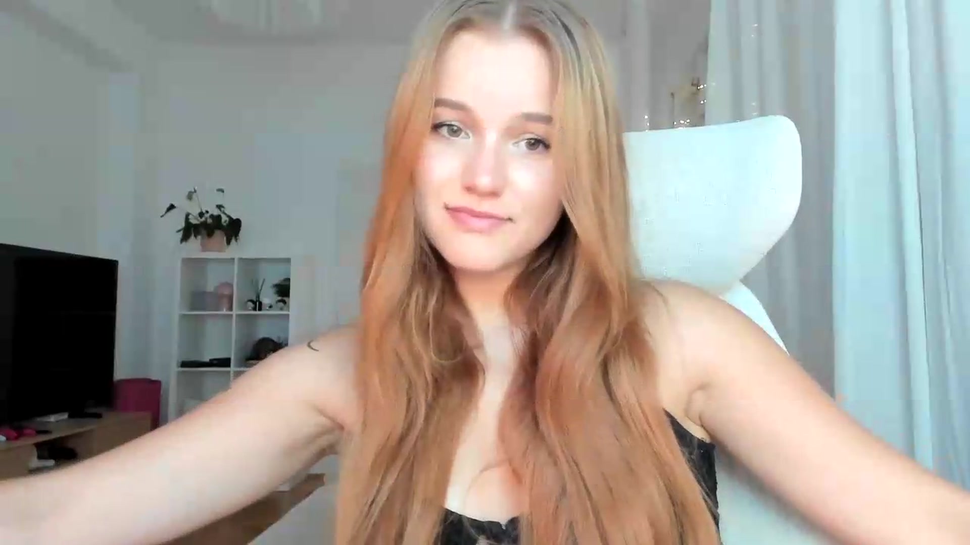 Gallery image thumbnail from Lia_lisia's myfreecams stream on, 07/21/2026, 18:01 image 6 of 20