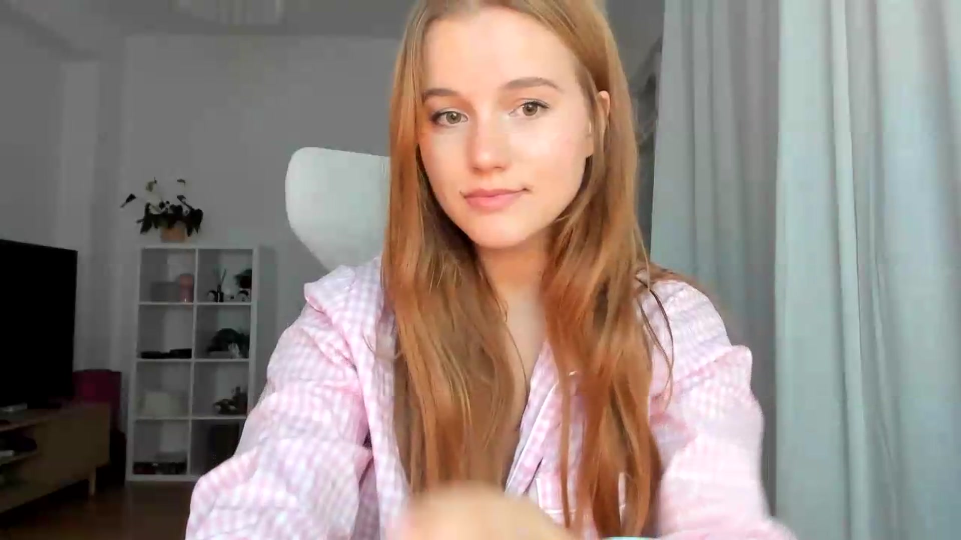 Gallery image thumbnail from Lia_lisia's myfreecams stream on, 07/21/2026, 19:52 image 20 of 20