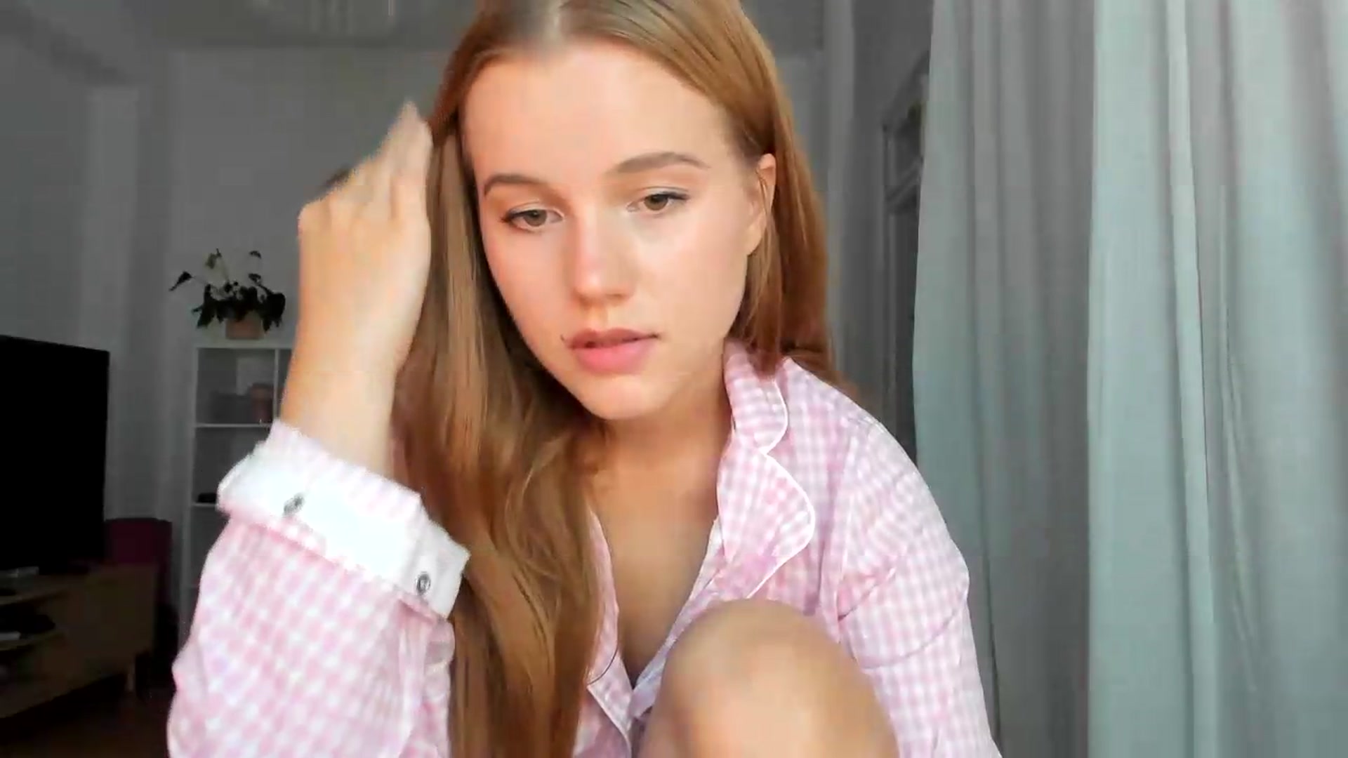 Gallery image thumbnail from Lia_lisia's myfreecams stream on, 07/21/2026, 19:52 image 11 of 20