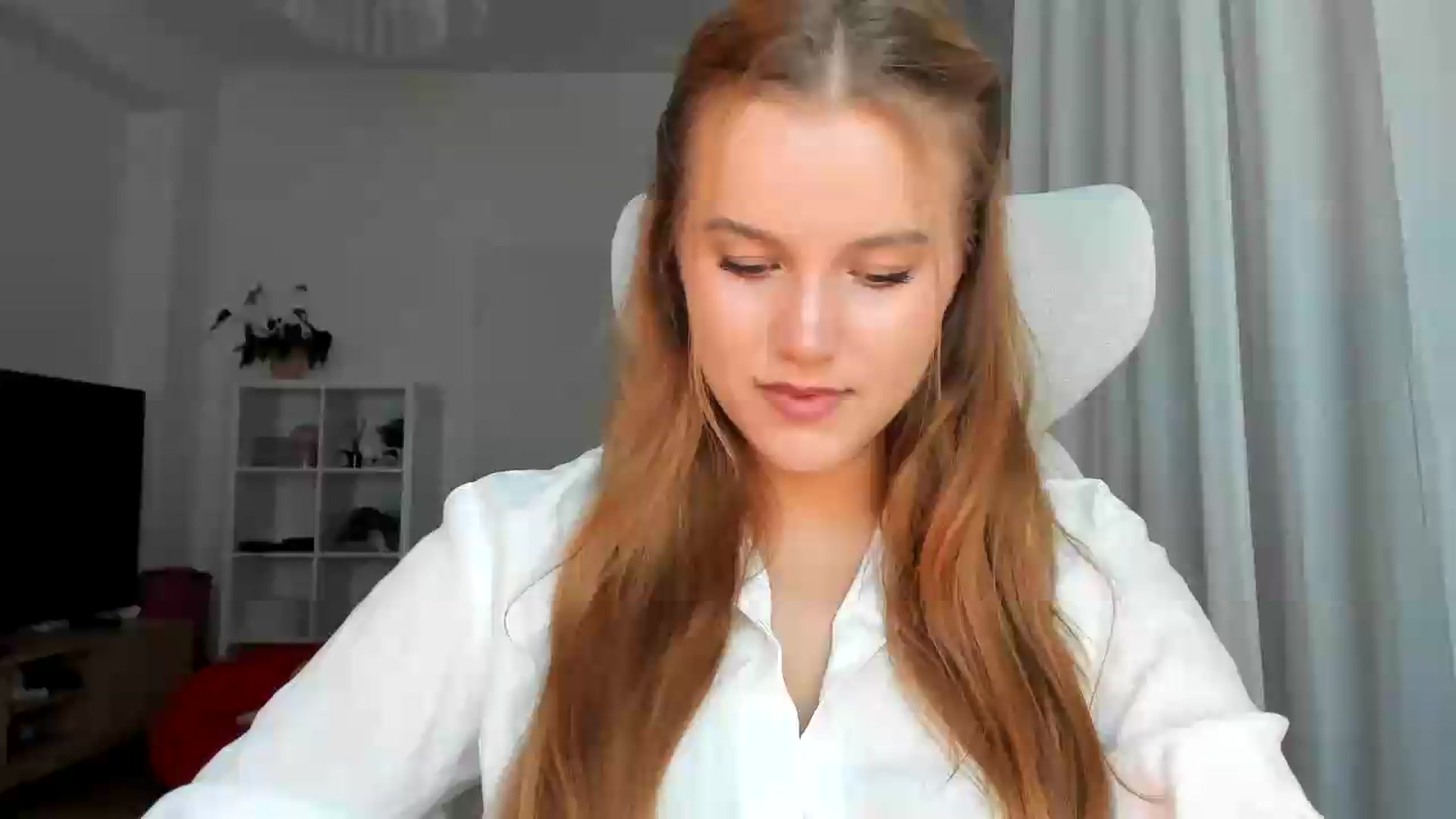 Gallery image thumbnail from Lia_lisia's myfreecams stream on, 07/23/2026, 18:38 image 1 of 20