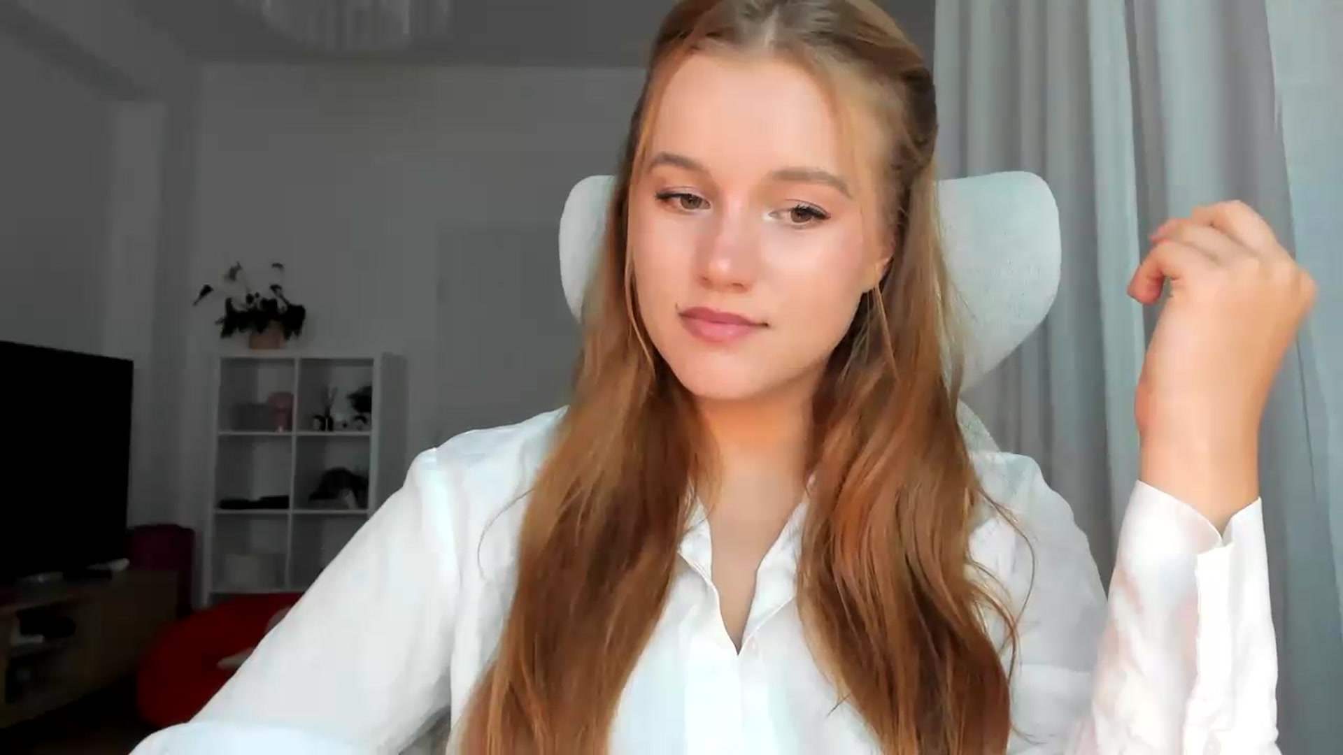 Gallery image thumbnail from Lia_lisia's myfreecams stream on, 07/23/2026, 18:38 image 2 of 20