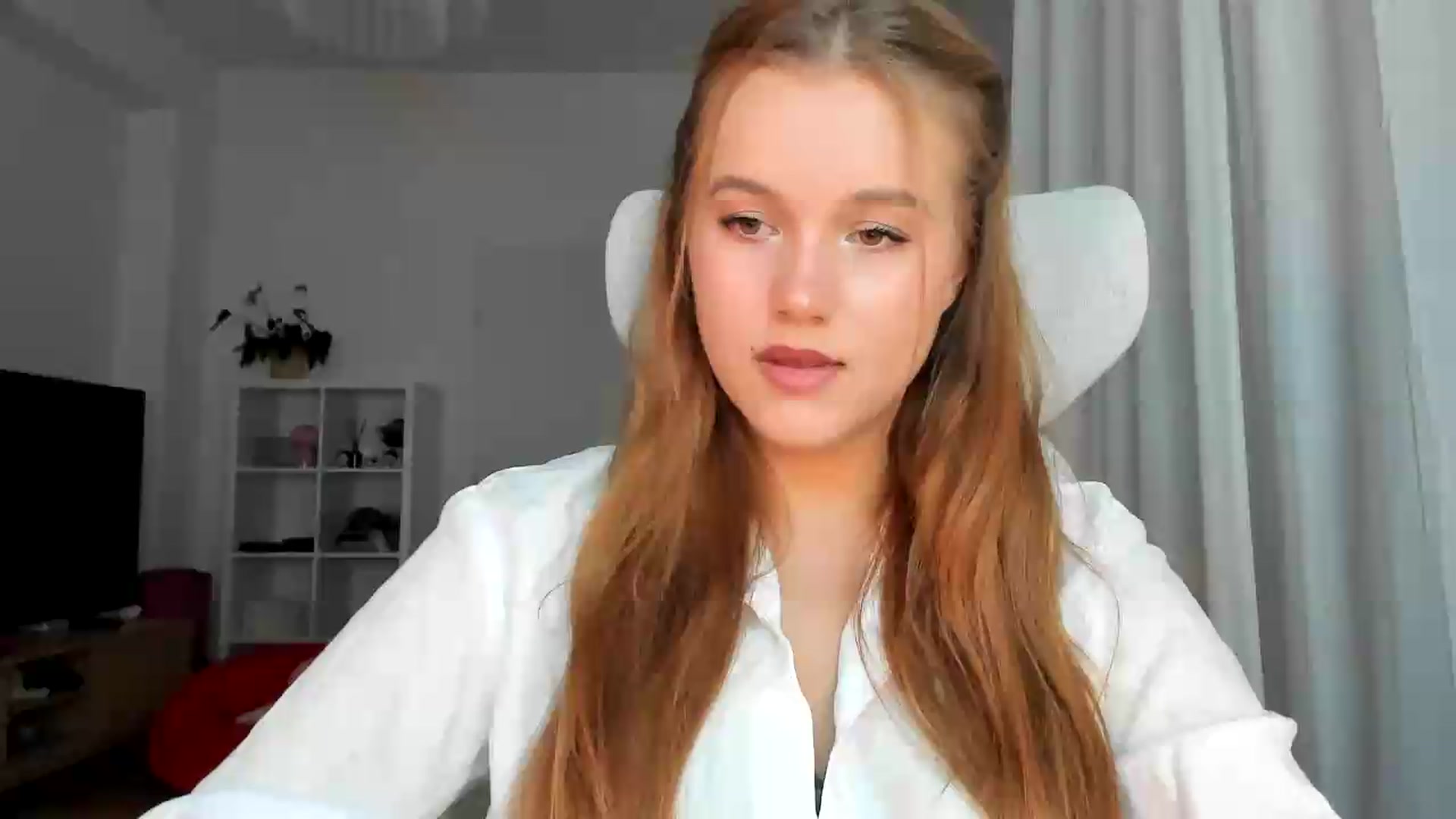Gallery image thumbnail from Lia_lisia's myfreecams stream on, 07/23/2026, 18:38 image 6 of 20