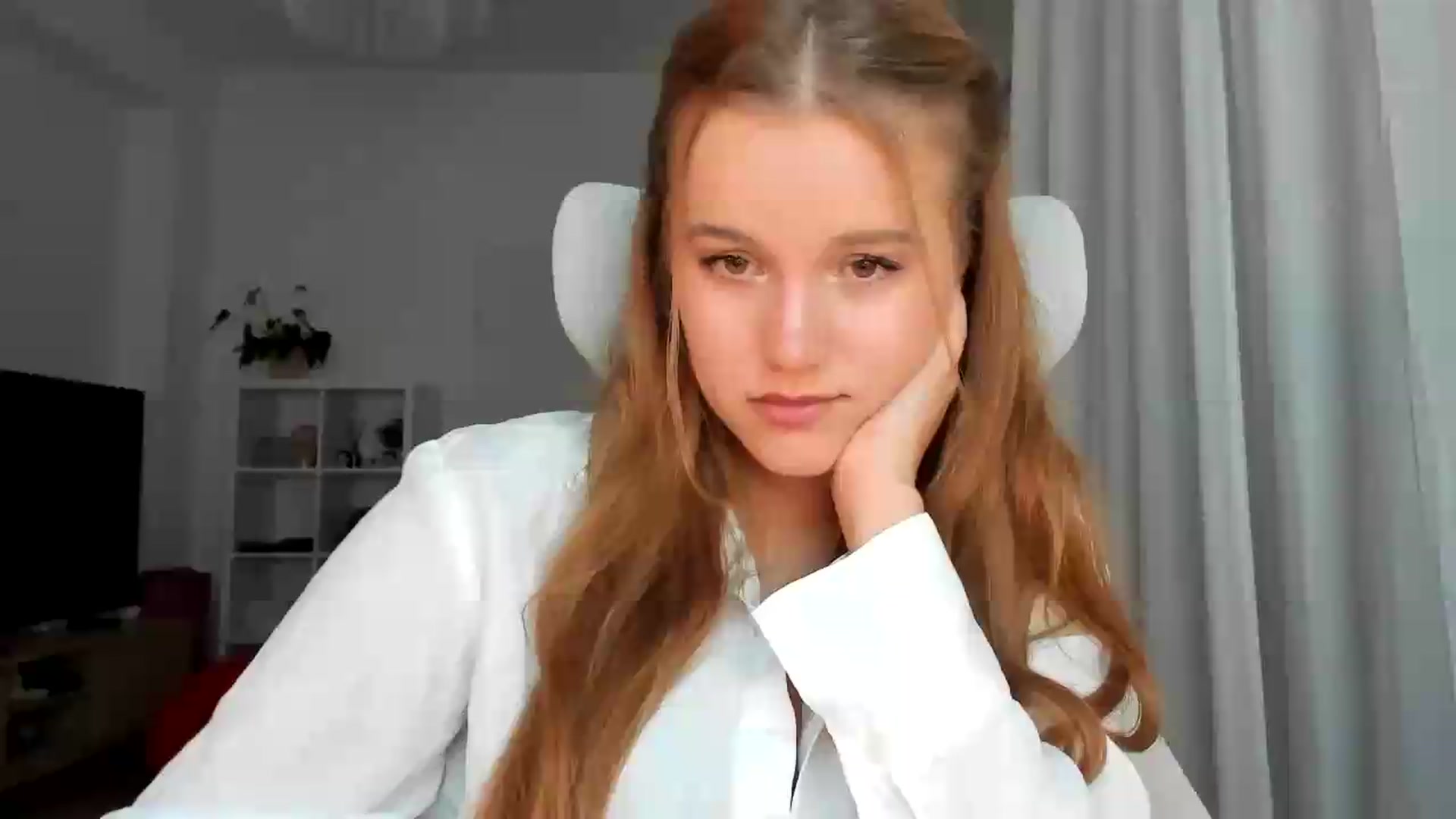 Gallery image thumbnail from Lia_lisia's myfreecams stream on, 07/23/2026, 18:38 image 20 of 20