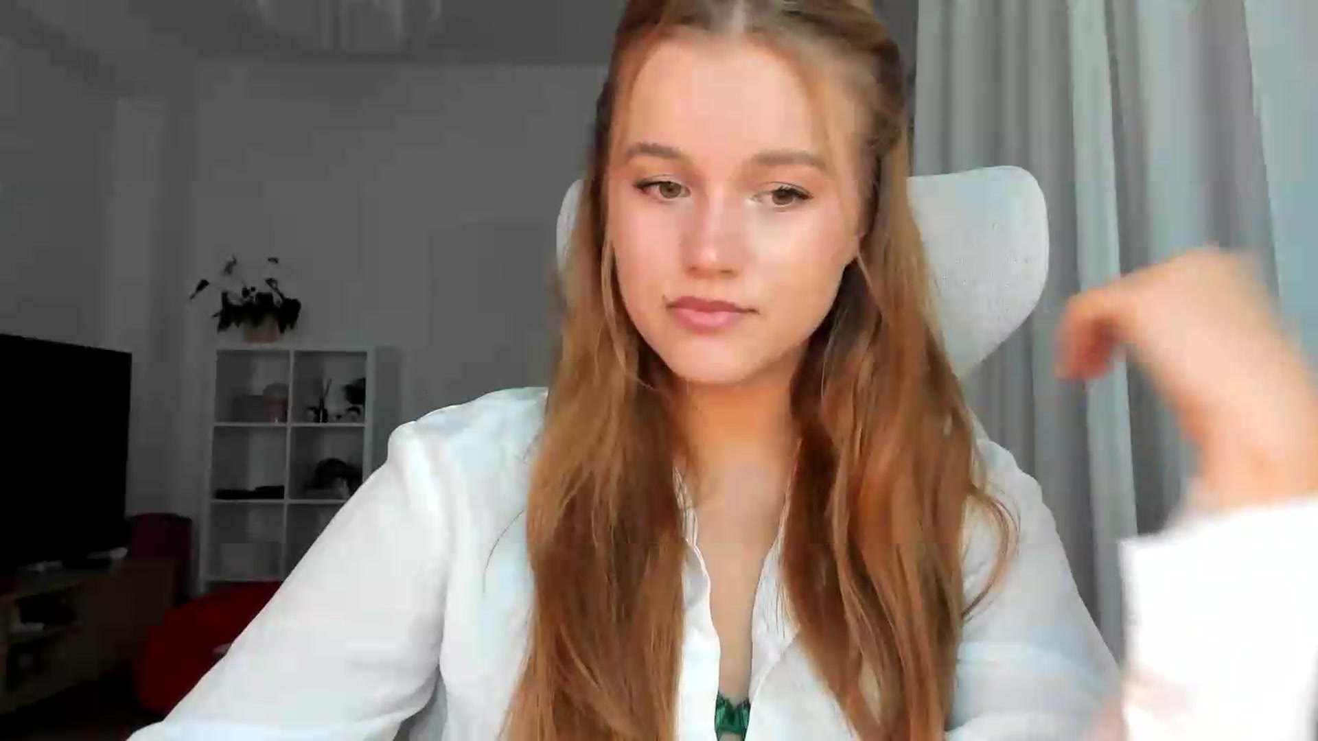 Gallery image thumbnail from Lia_lisia's myfreecams stream on, 07/23/2026, 18:38 image 19 of 20