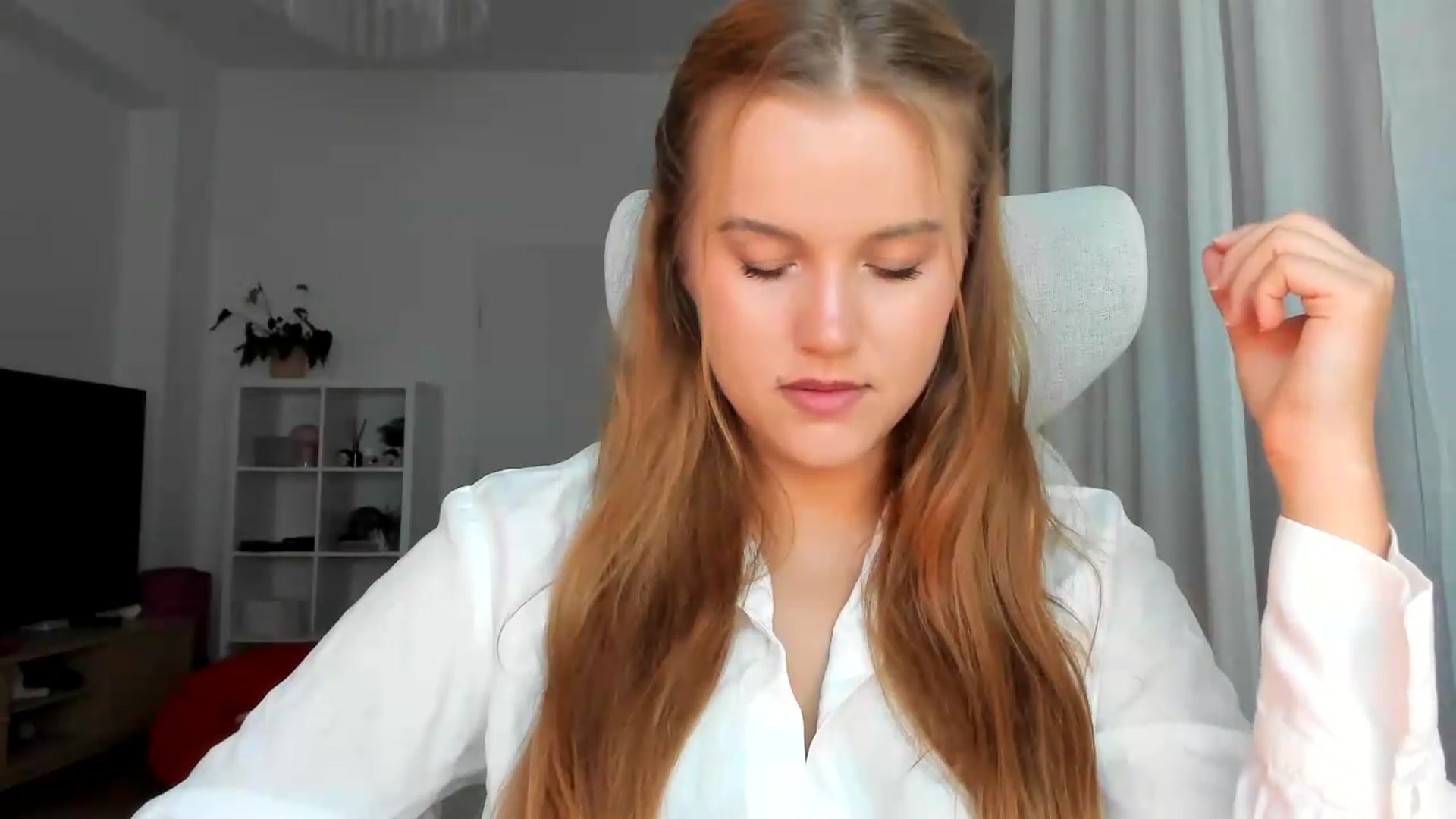 Gallery image thumbnail from Lia_lisia's myfreecams stream on, 07/23/2026, 18:38 image 4 of 20
