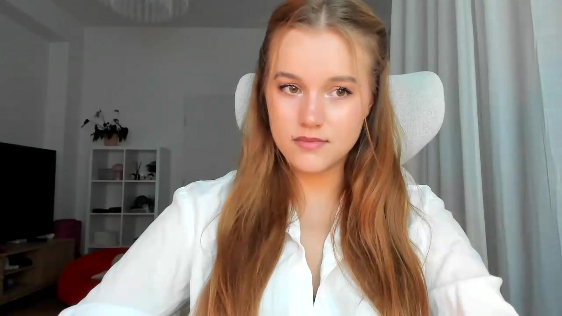 Gallery image thumbnail from Lia_lisia's myfreecams stream on, 07/23/2026, 18:38 image 5 of 20