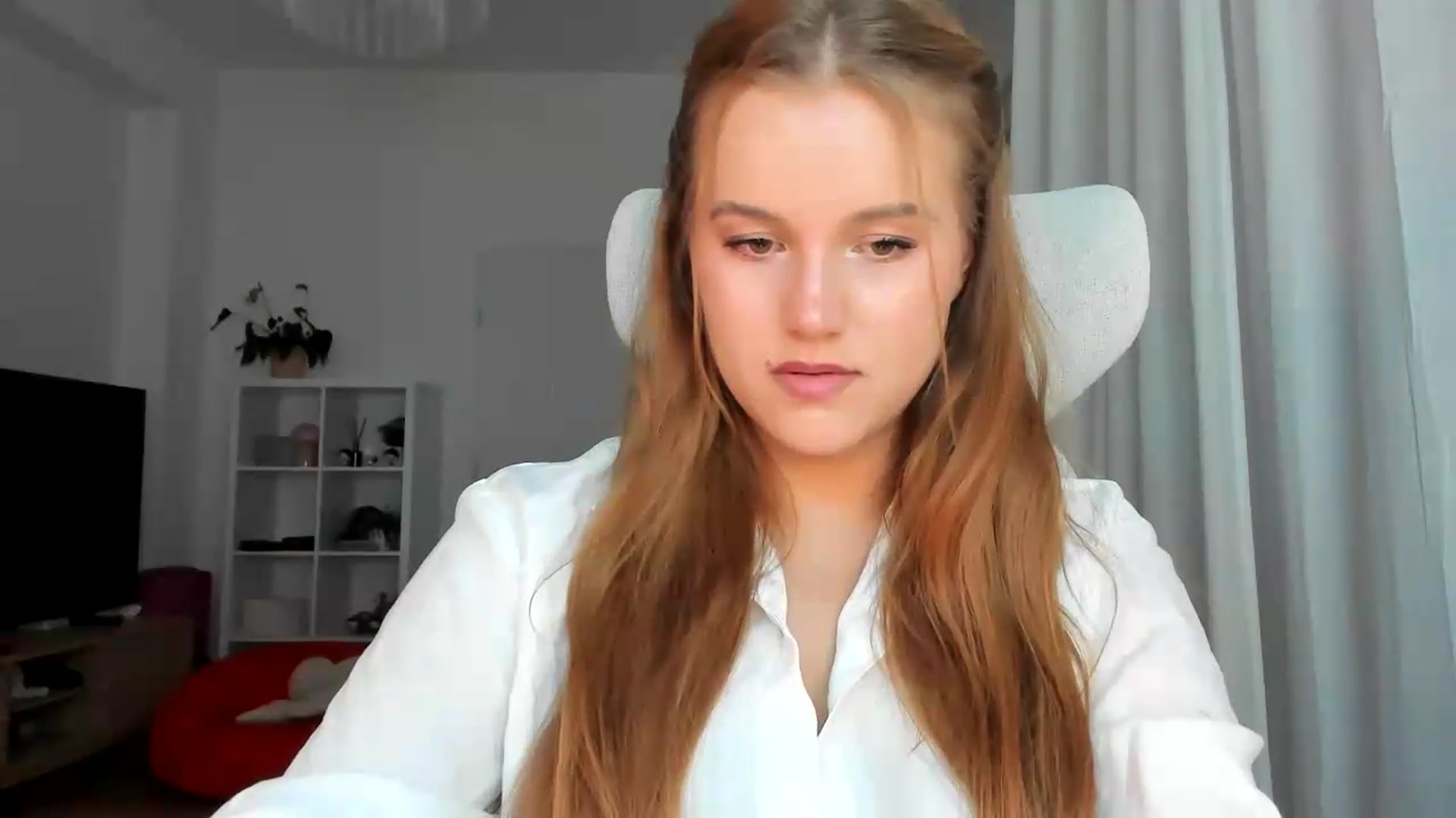Gallery image thumbnail from Lia_lisia's myfreecams stream on, 07/23/2026, 18:38 image 3 of 20