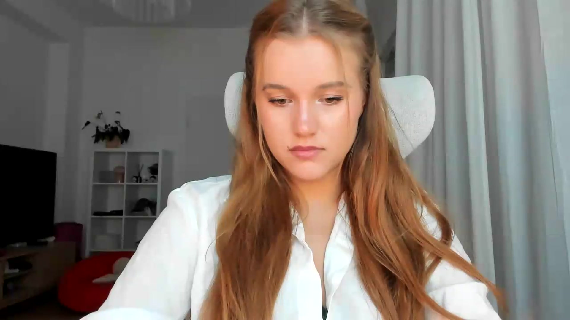 Gallery image thumbnail from Lia_lisia's myfreecams stream on, 07/23/2026, 18:38 image 12 of 20
