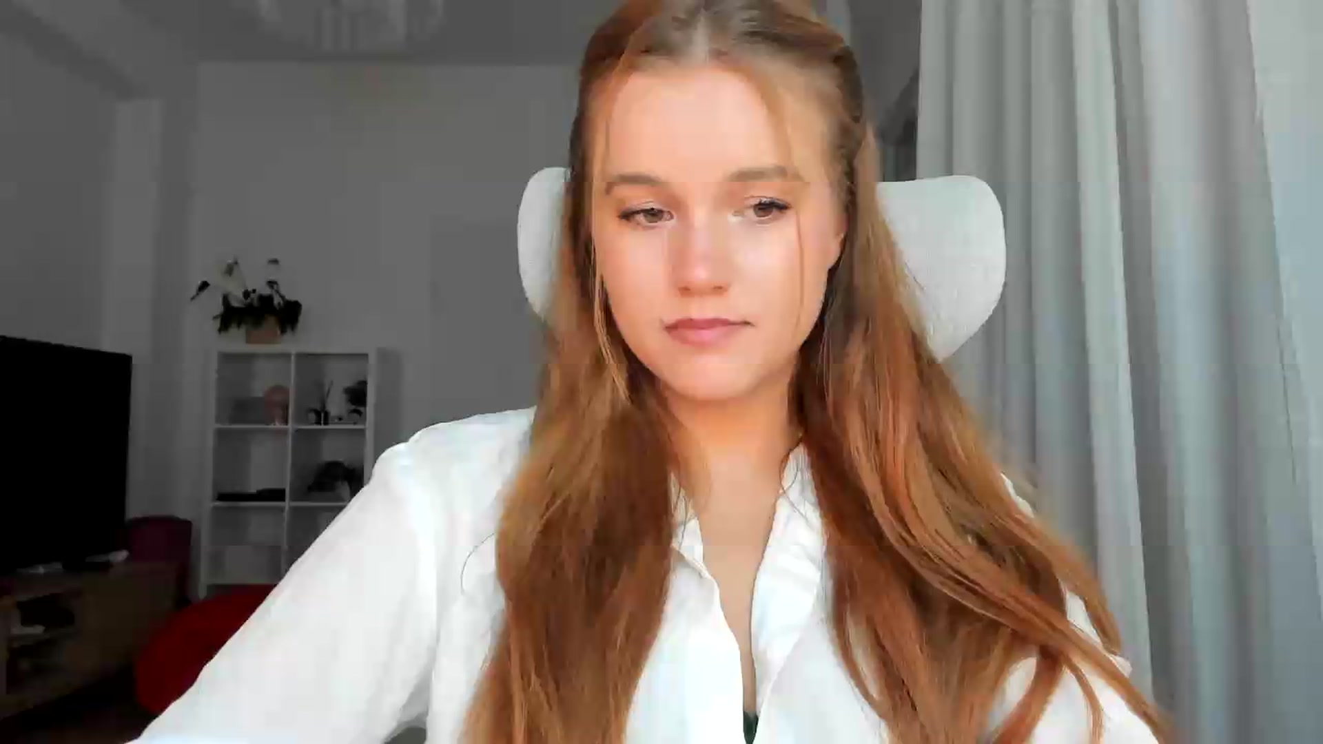 Gallery image thumbnail from Lia_lisia's myfreecams stream on, 07/23/2026, 18:38 image 10 of 20