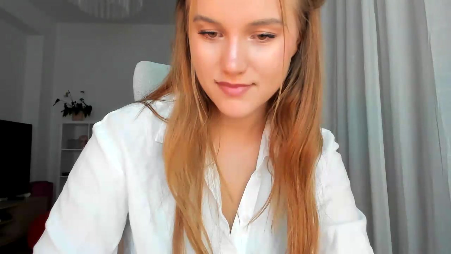 Gallery image thumbnail from Lia_lisia's myfreecams stream on, 07/23/2026, 21:02 image 11 of 20
