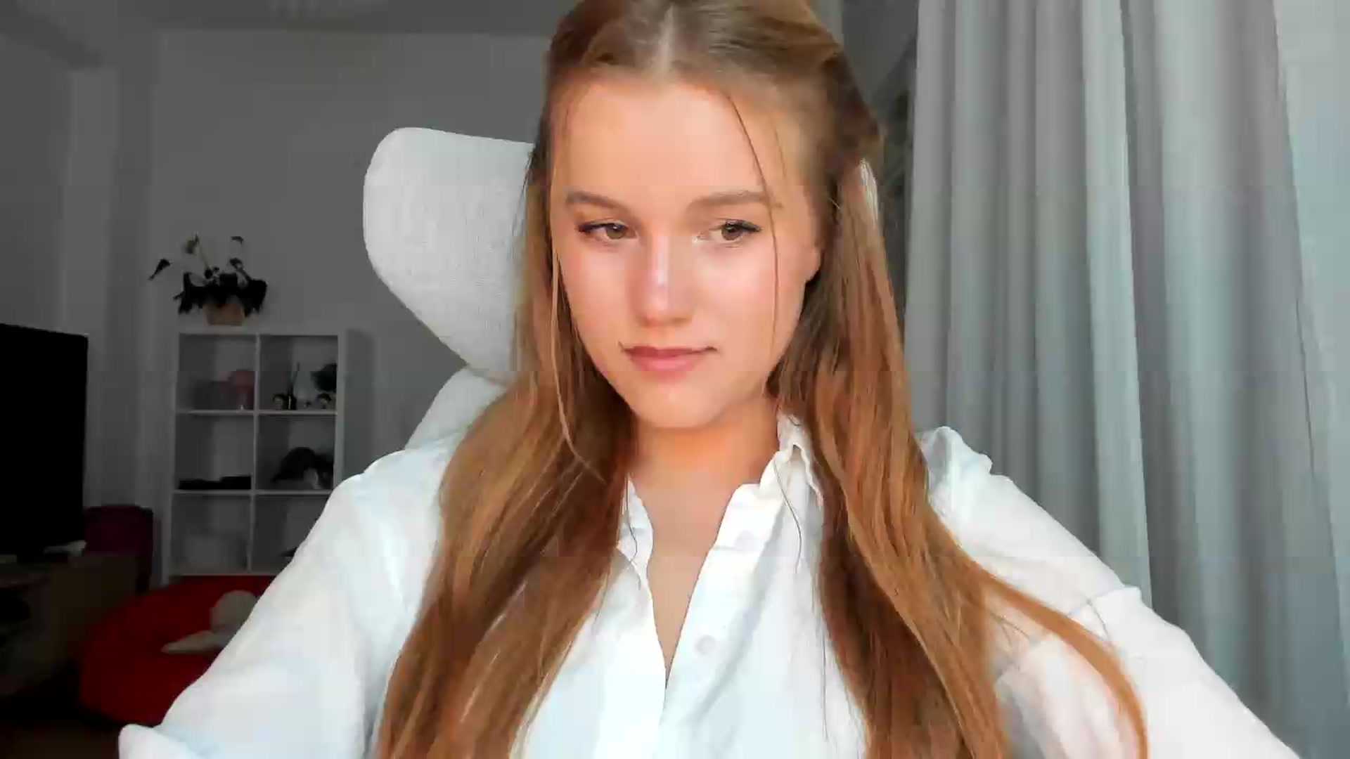 Gallery image thumbnail from Lia_lisia's myfreecams stream on, 07/23/2026, 21:02 image 2 of 20