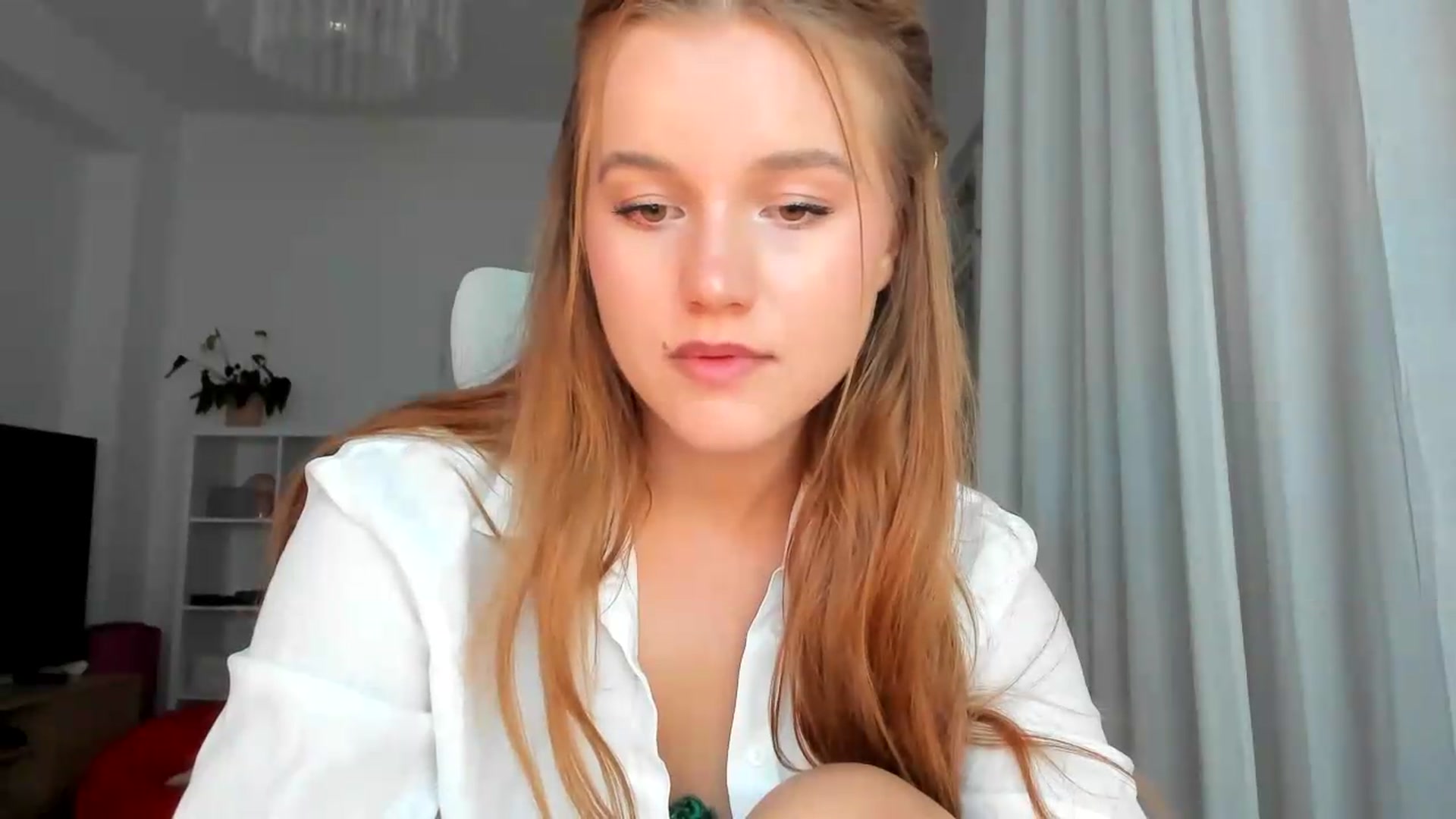 Gallery image thumbnail from Lia_lisia's myfreecams stream on, 07/23/2026, 21:02 image 16 of 20