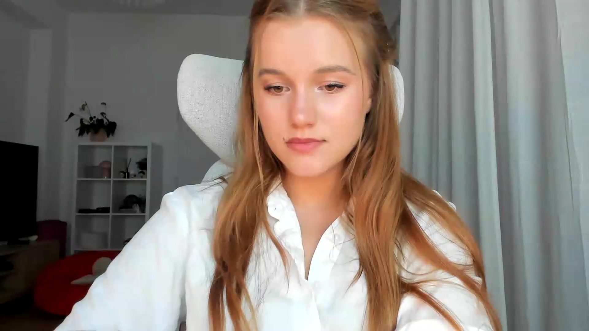 Gallery image thumbnail from Lia_lisia's myfreecams stream on, 07/23/2026, 21:02 image 7 of 20