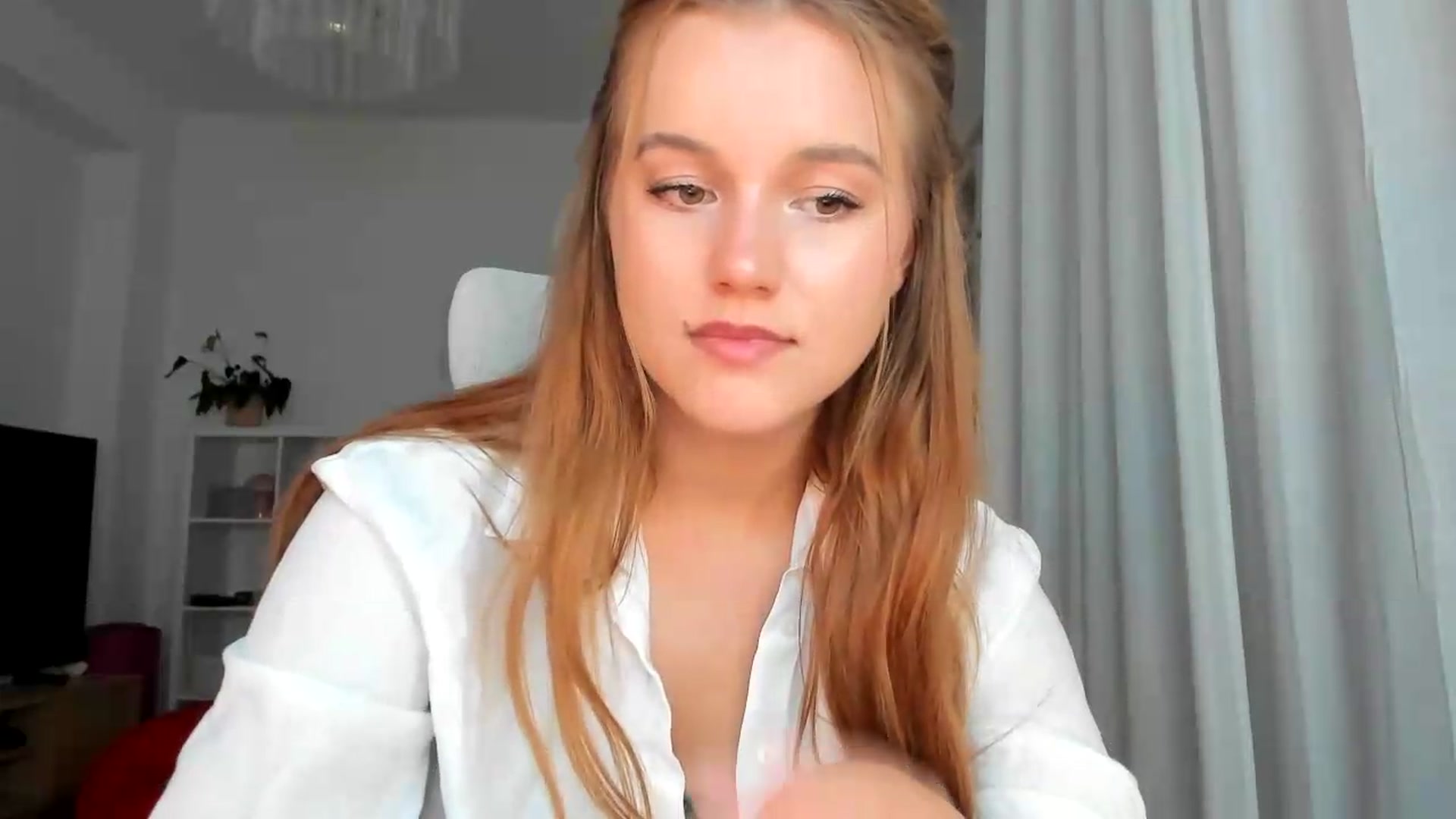 Gallery image thumbnail from Lia_lisia's myfreecams stream on, 07/23/2026, 21:02 image 17 of 20