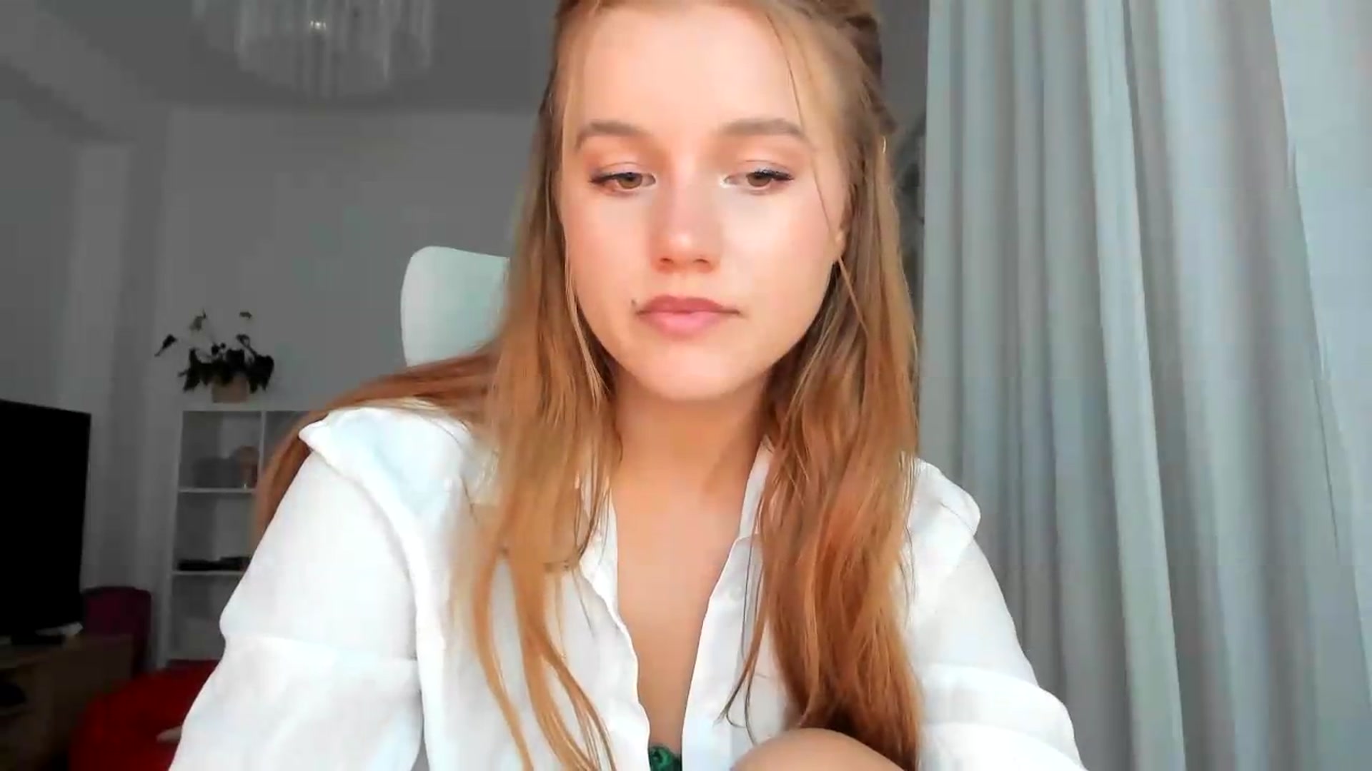 Gallery image thumbnail from Lia_lisia's myfreecams stream on, 07/23/2026, 21:02 image 19 of 20