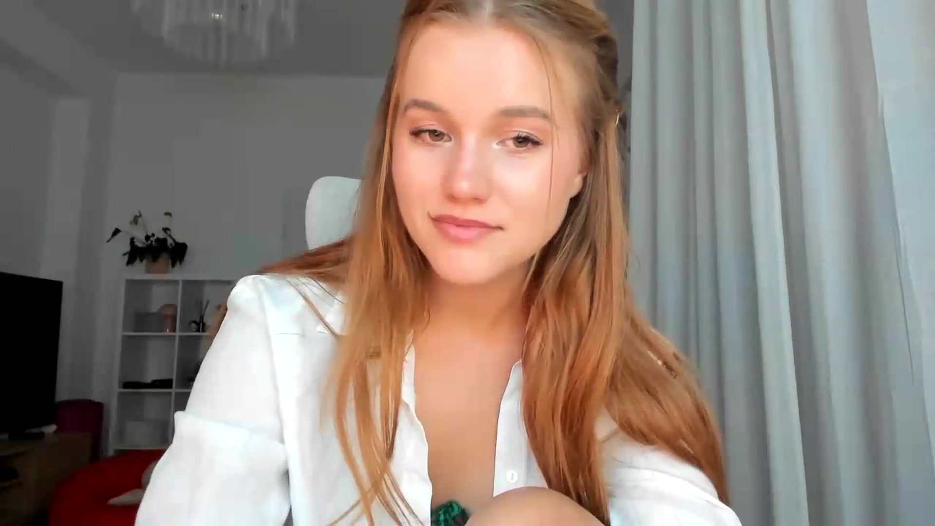 Gallery image thumbnail from Lia_lisia's myfreecams stream on, 07/23/2026, 21:02 image 15 of 20