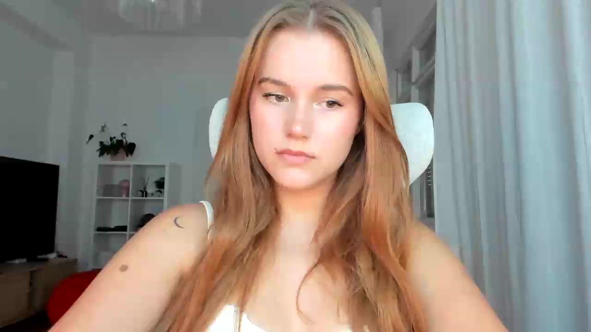 Gallery image thumbnail from Lia_lisia's myfreecams stream on, 07/26/2026, 16:37 image 1 of 20