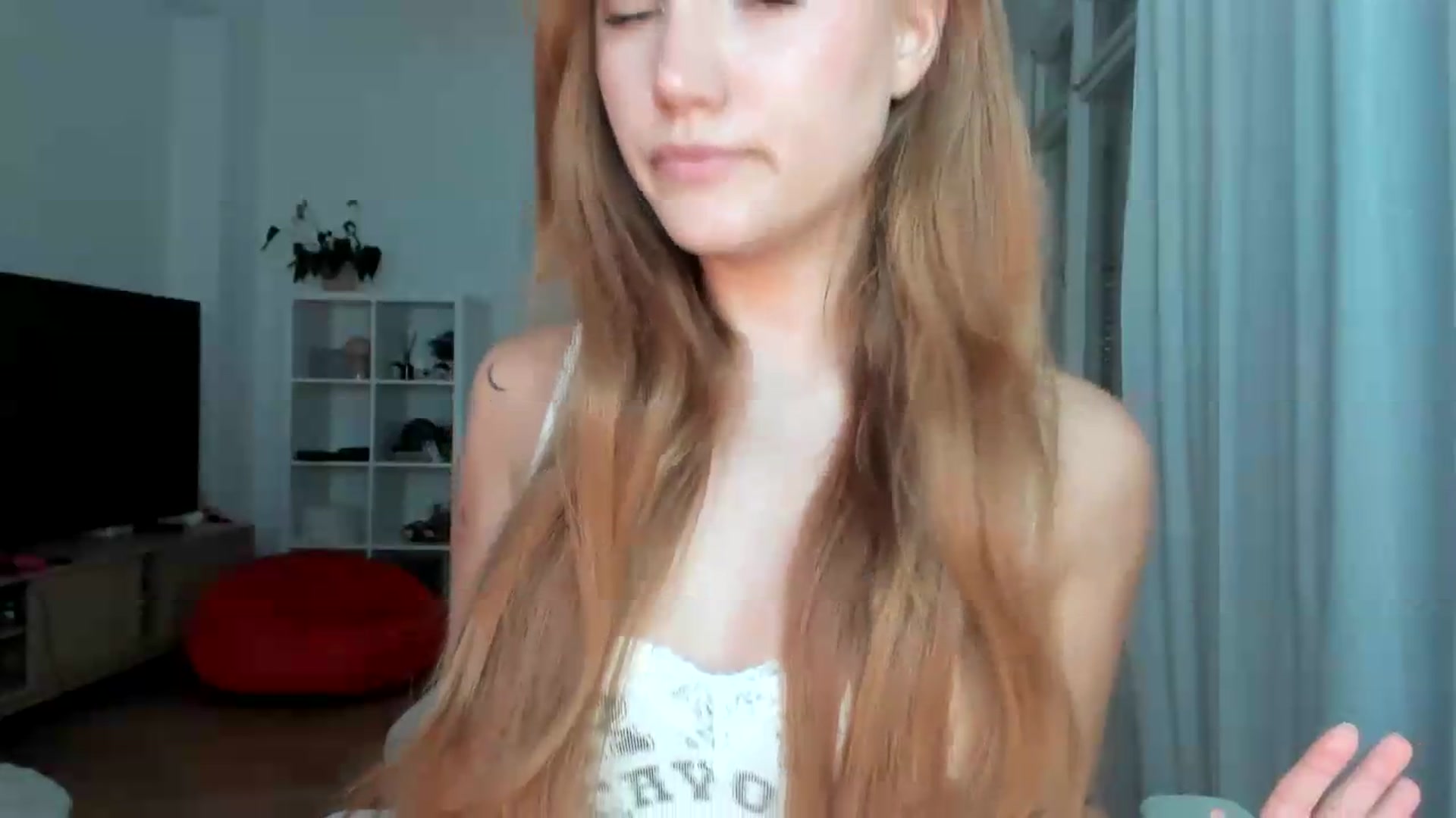 Gallery image thumbnail from Lia_lisia's myfreecams stream on, 07/26/2026, 17:35 image 16 of 20
