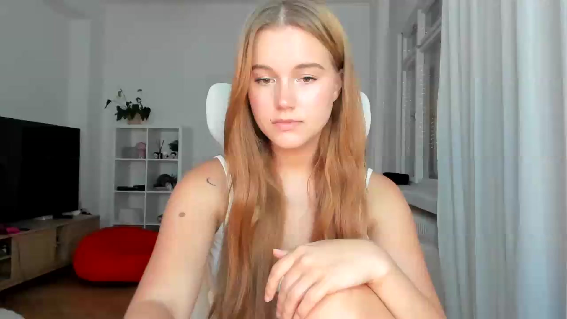 Gallery image thumbnail from Lia_lisia's myfreecams stream on, 07/26/2026, 17:35 image 20 of 20