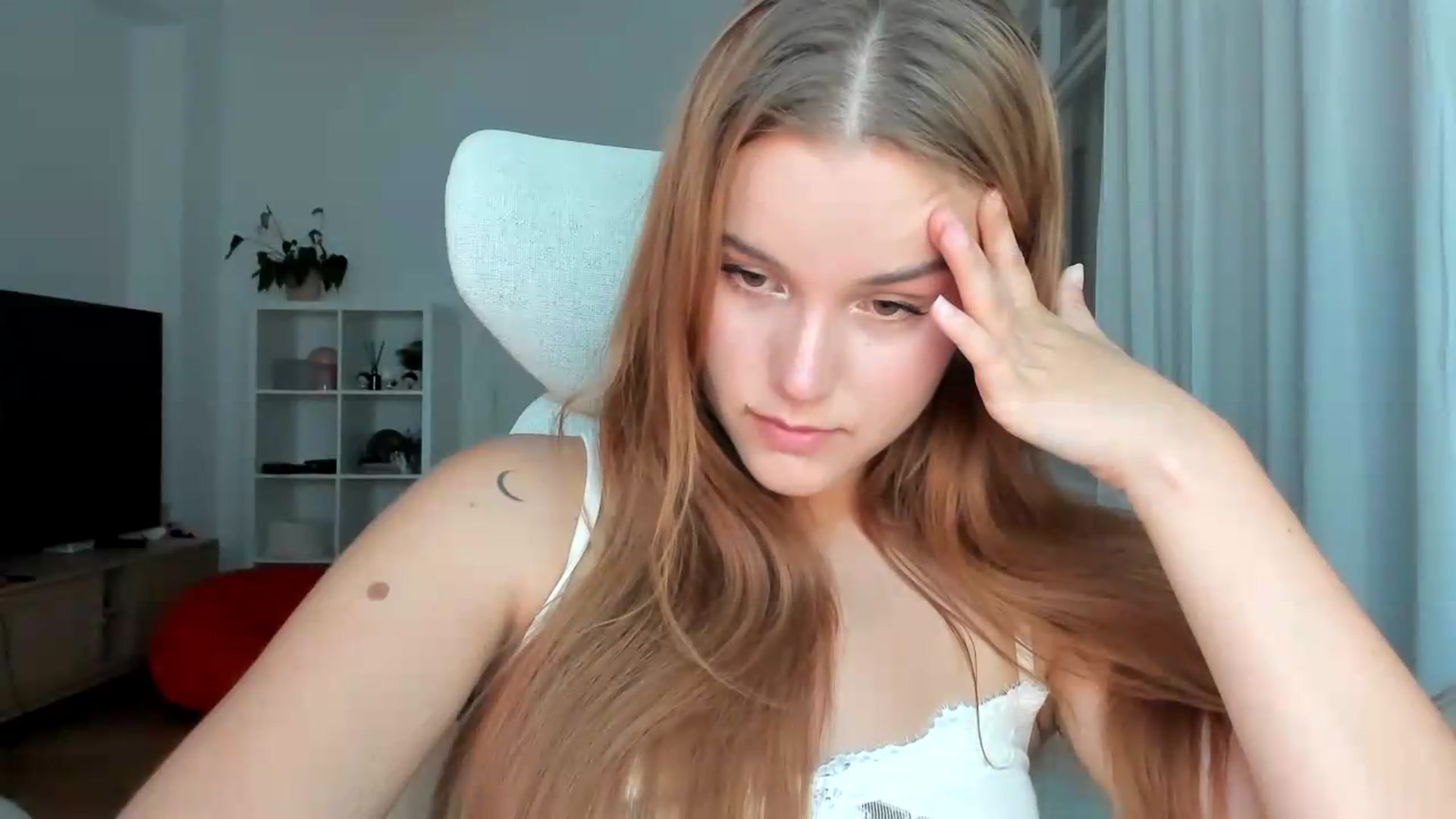 Gallery image thumbnail from Lia_lisia's myfreecams stream on, 07/26/2026, 18:22 image 17 of 20