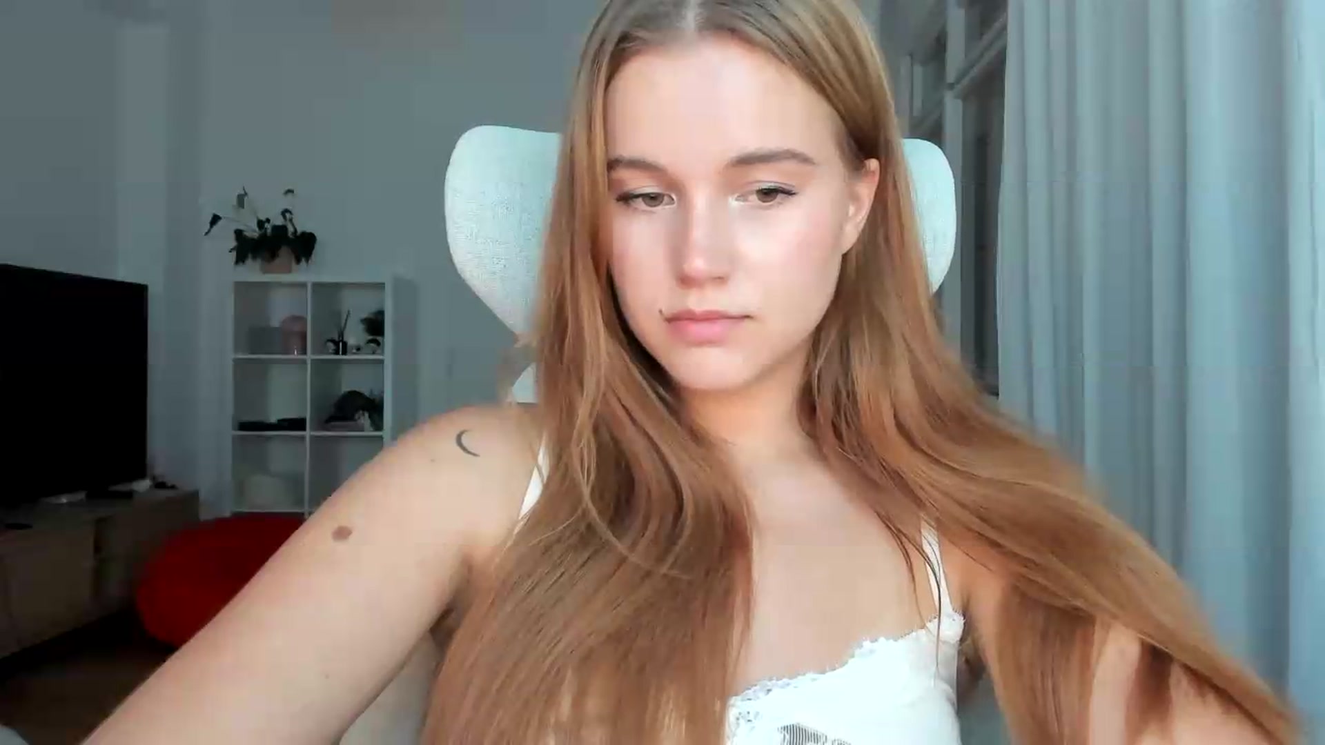 Gallery image thumbnail from Lia_lisia's myfreecams stream on, 07/26/2026, 18:22 image 13 of 20