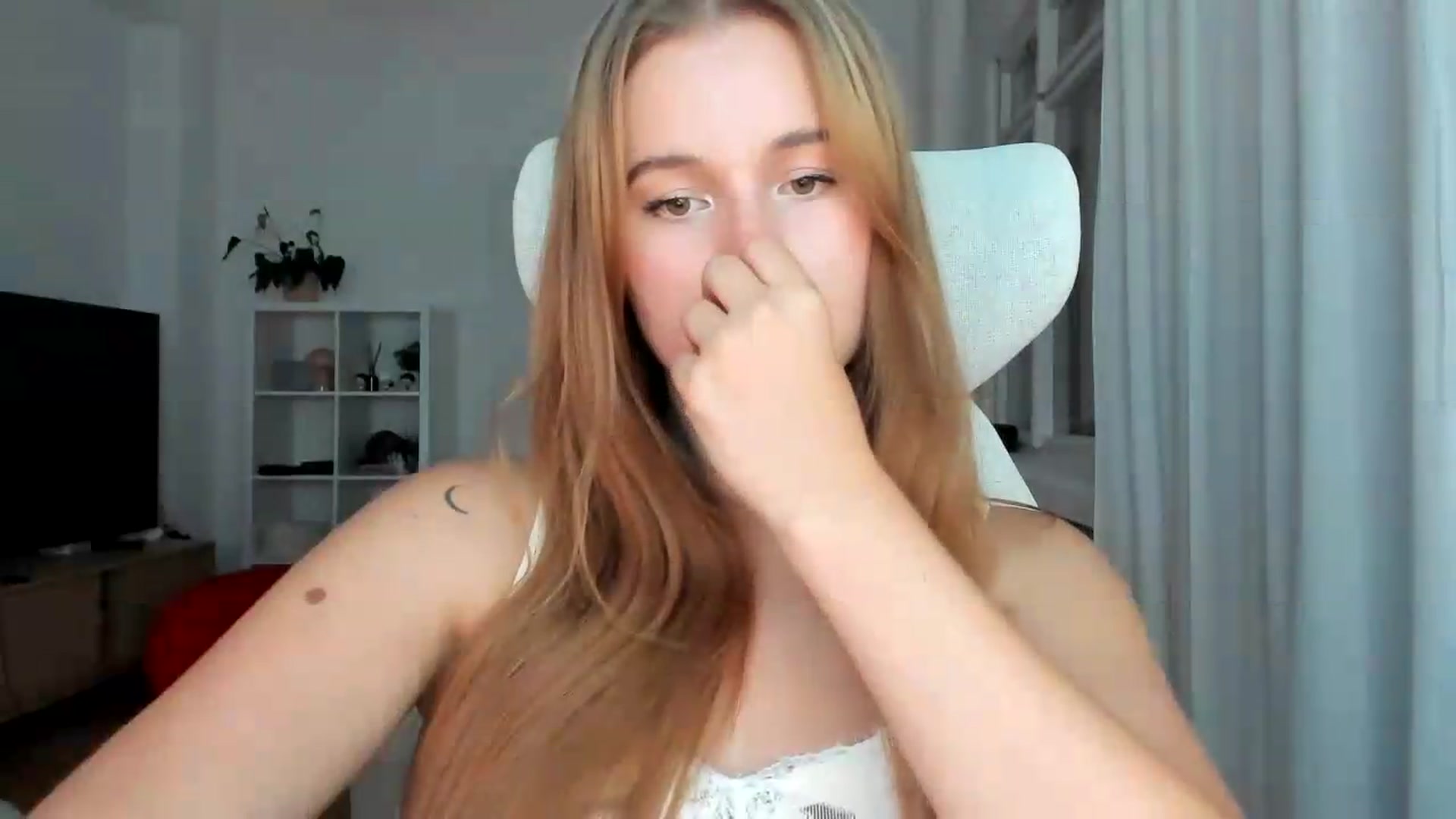 Gallery image thumbnail from Lia_lisia's myfreecams stream on, 07/26/2026, 18:22 image 2 of 20