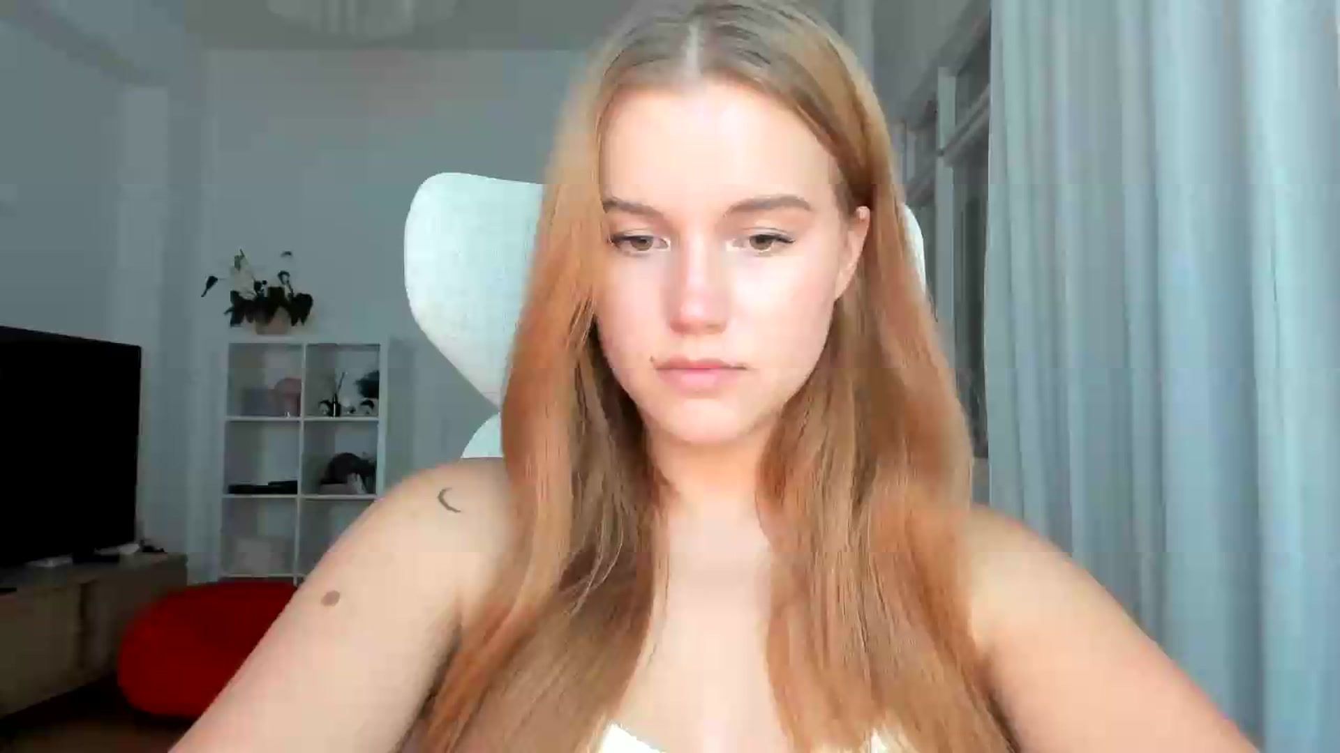 Gallery image thumbnail from Lia_lisia's myfreecams stream on, 07/26/2026, 18:39 image 1 of 20