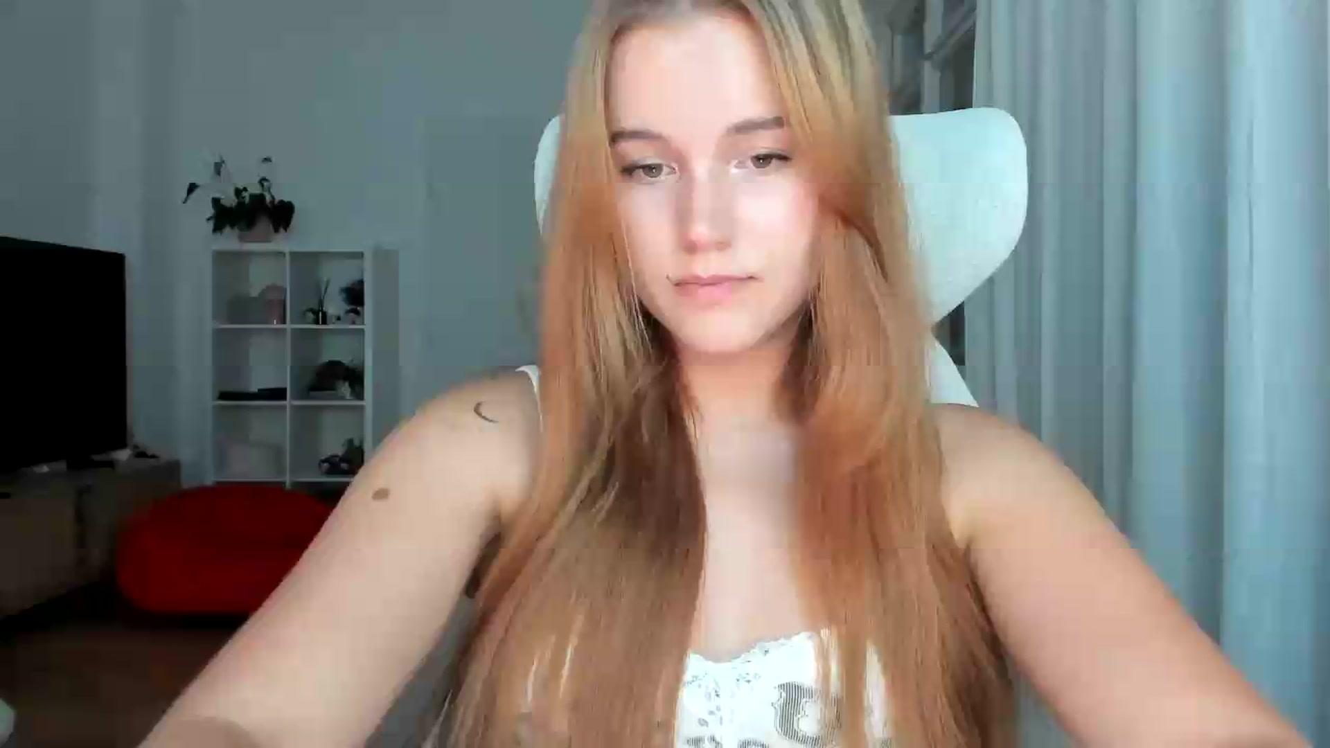 Gallery image thumbnail from Lia_lisia's myfreecams stream on, 07/26/2026, 19:59 image 1 of 20