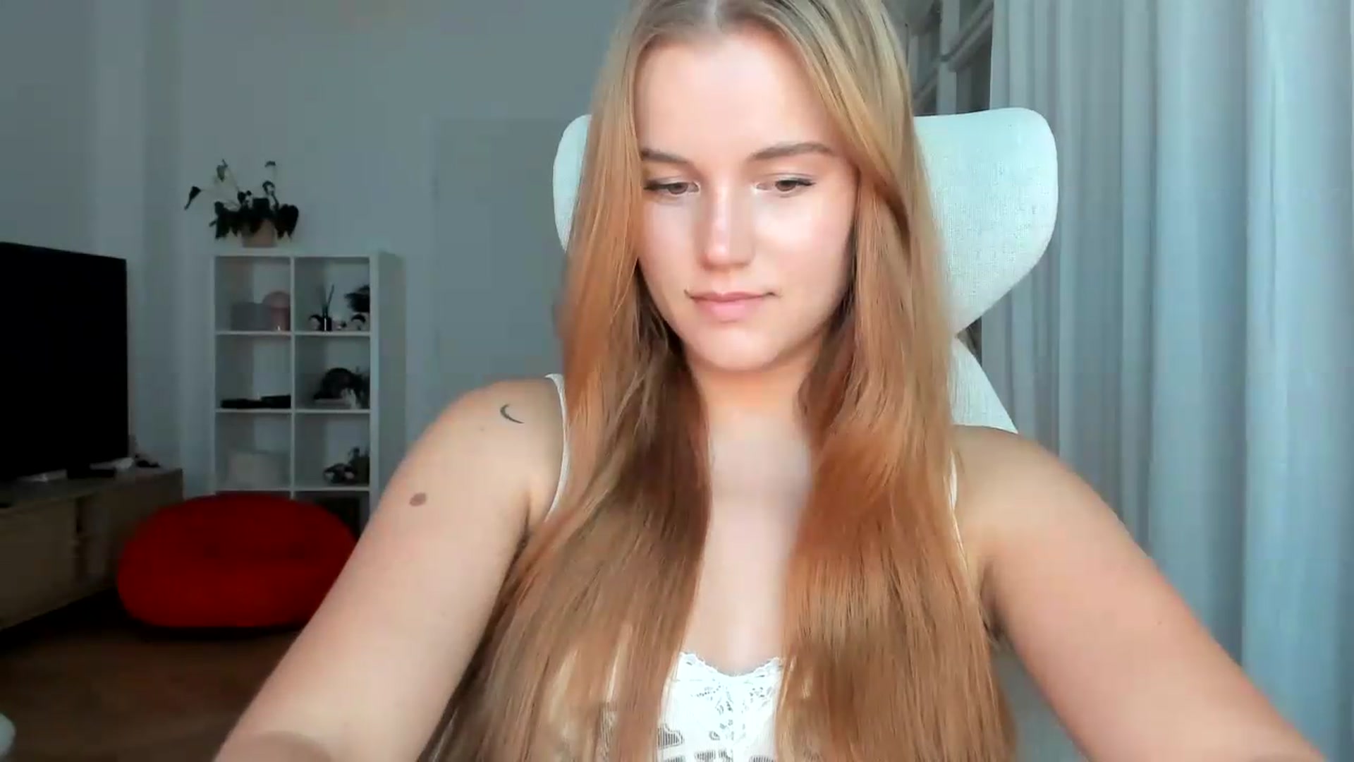 Gallery image thumbnail from Lia_lisia's myfreecams stream on, 07/26/2026, 19:59 image 9 of 20