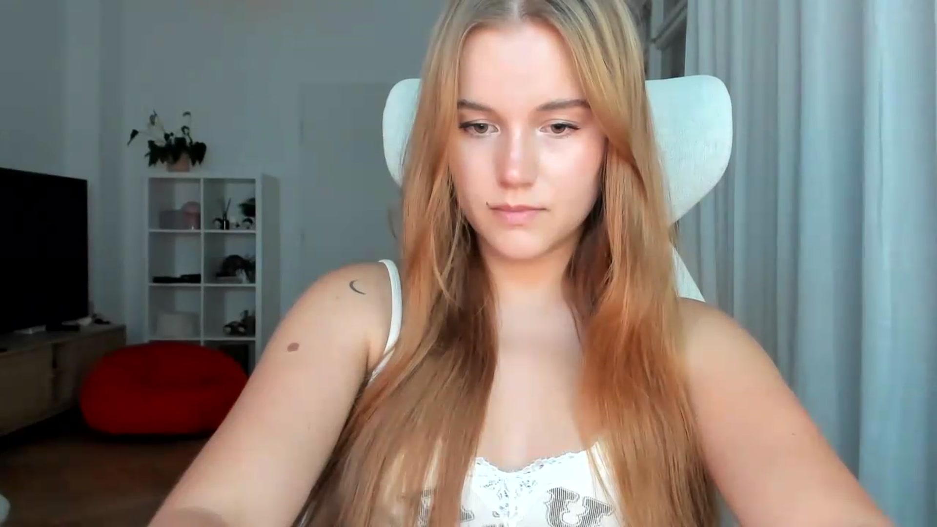 Gallery image thumbnail from Lia_lisia's myfreecams stream on, 07/26/2026, 19:59 image 11 of 20