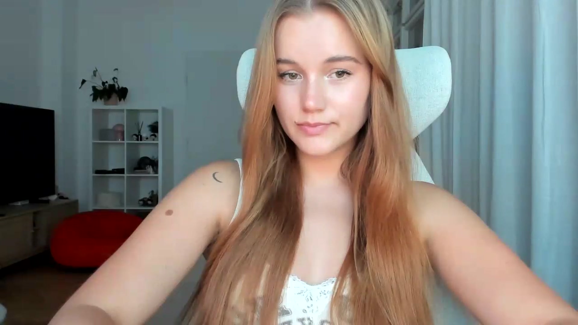 Gallery image thumbnail from Lia_lisia's myfreecams stream on, 07/26/2026, 19:59 image 8 of 20
